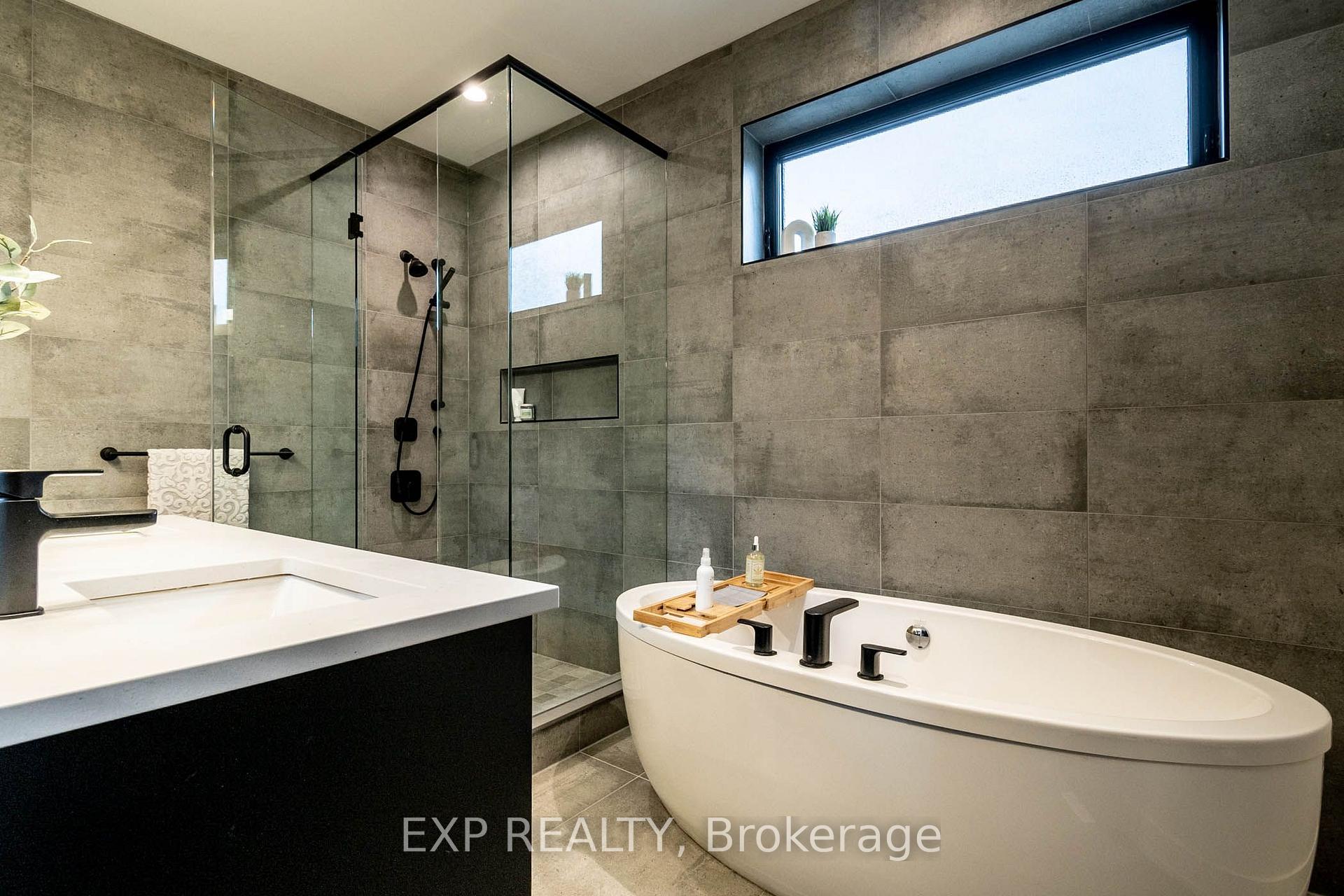 Photo 7 of 8889 Angie Drive, Niagara Falls, Forestview — HOMEH