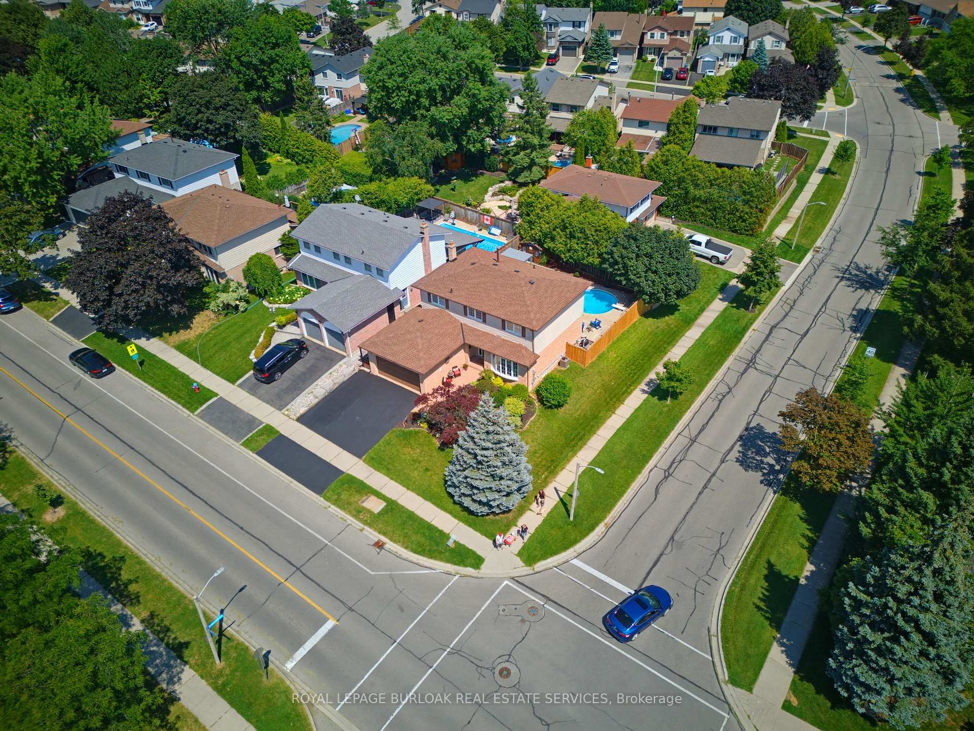 Photo 5 of 2325 Duncaster Drive, Burlington, Brant Hills — HOMEH