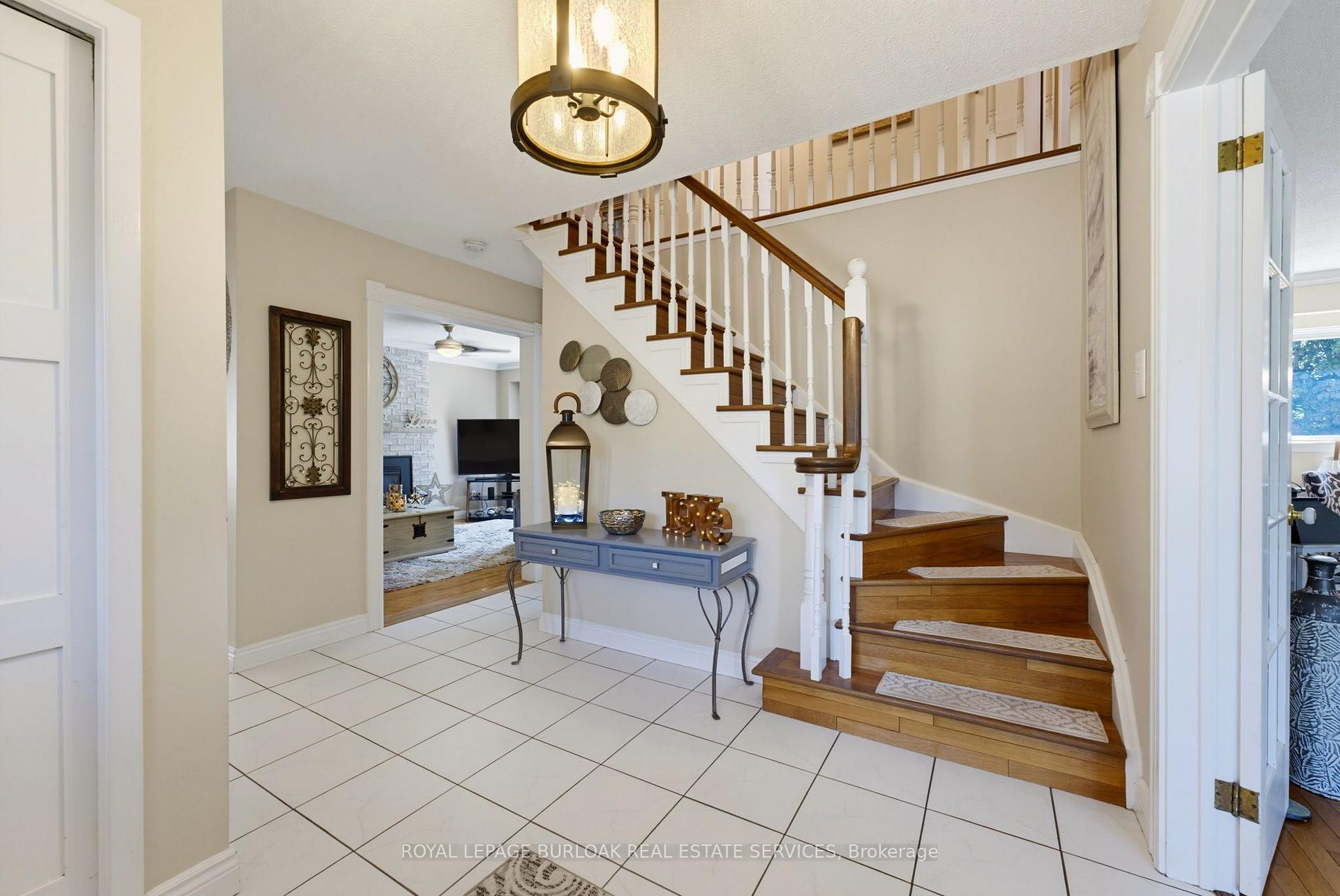 Photo 10 of 2325 Duncaster Drive, Burlington, Brant Hills — HOMEH
