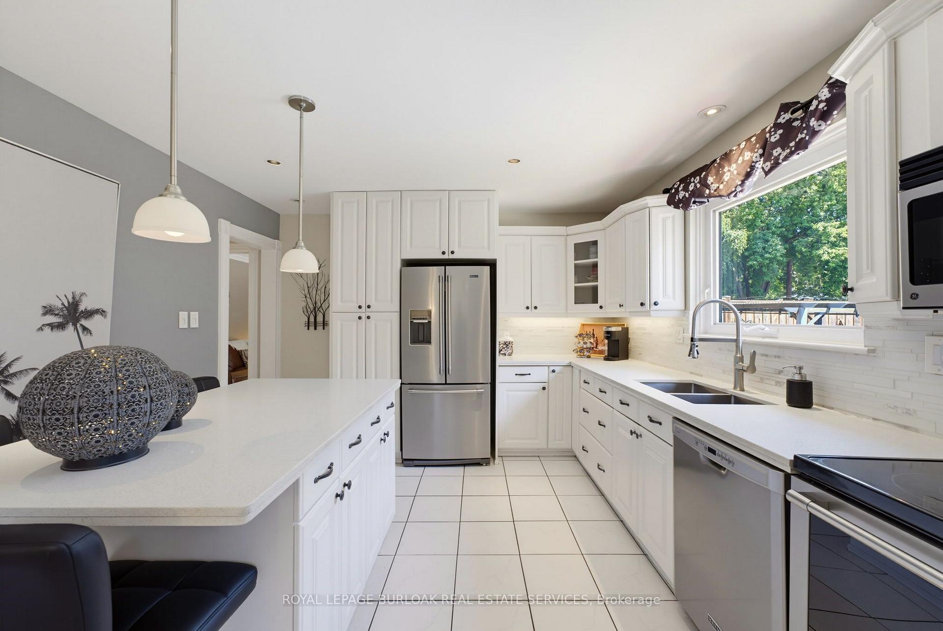 Photo 17 of 2325 Duncaster Drive, Burlington, Brant Hills — HOMEH