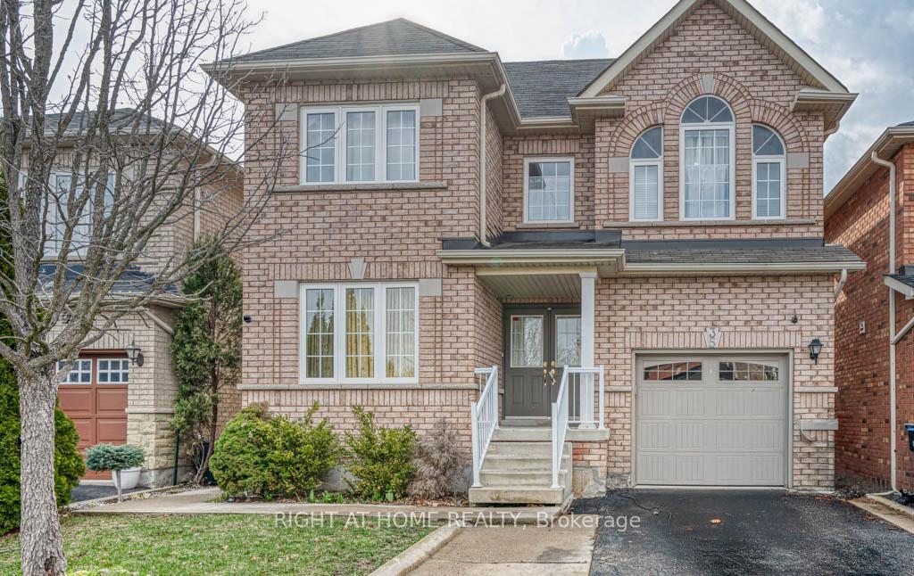 Photo 1 of 35 Echoridge (Bsmt) Drive, Brampton, Fletcher's Meadow — HOMEH