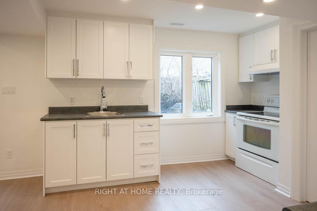 Photo 9 of 35 Echoridge (Bsmt) Drive, Brampton, Fletcher's Meadow — HOMEH