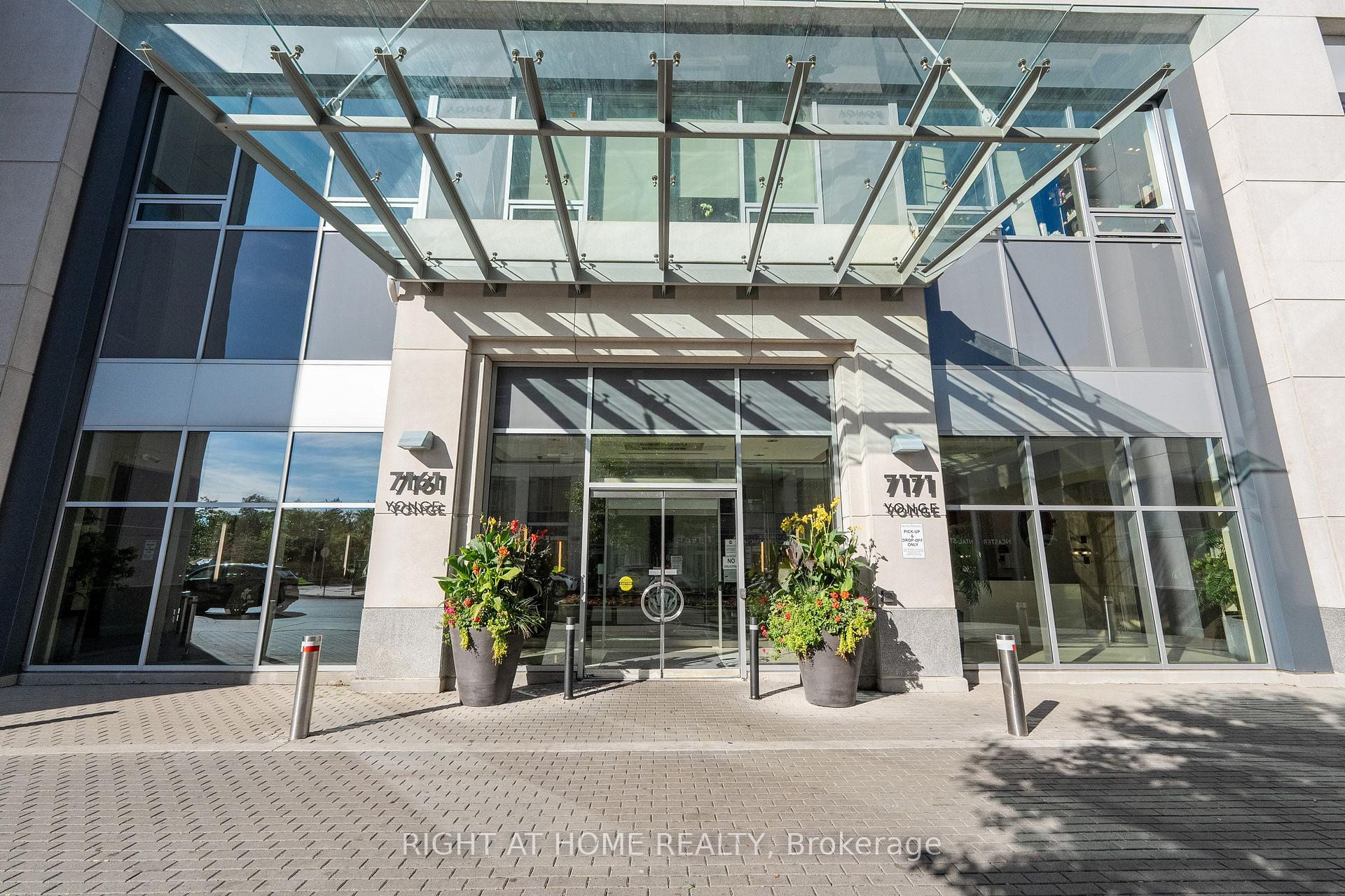 Photo 21 of Unit 306, 7171 Yonge Street, Markham, Thornhill — HOMEH