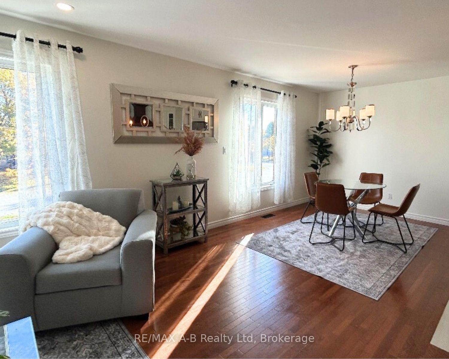 Photo 4 of 29 Dunsford Crescent, St. Marys — HOMEH