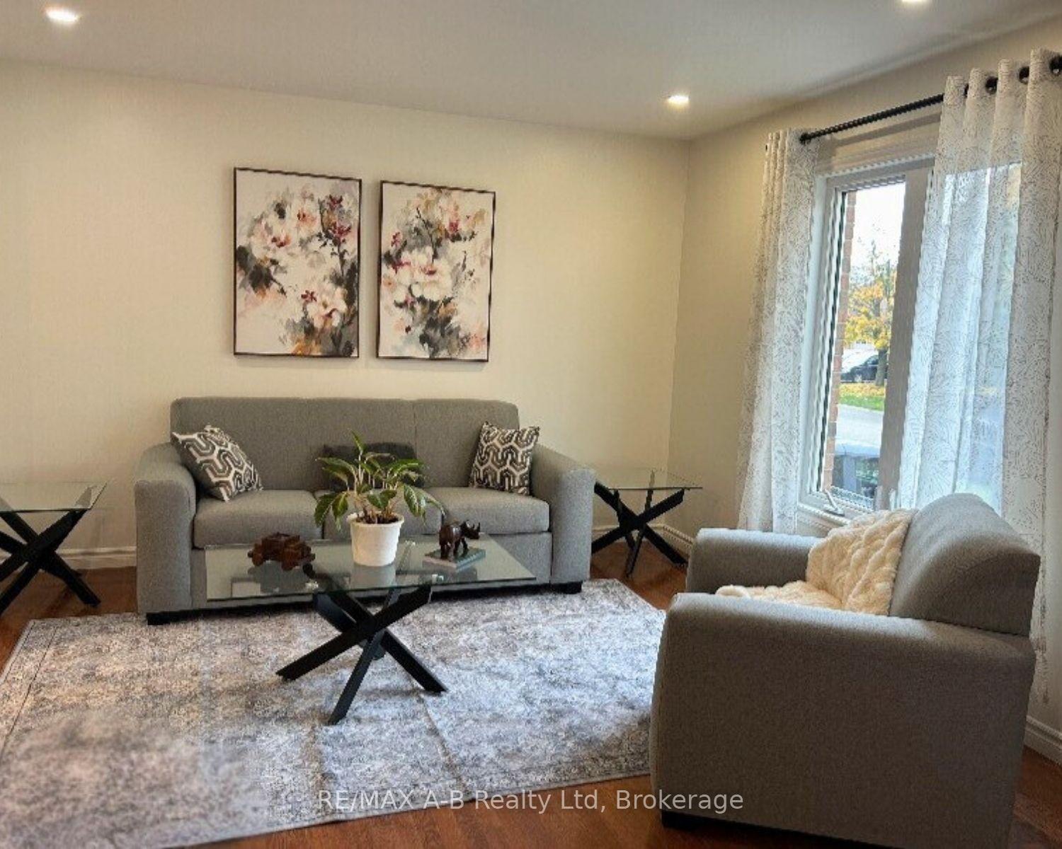 Photo 3 of 29 Dunsford Crescent, St. Marys — HOMEH