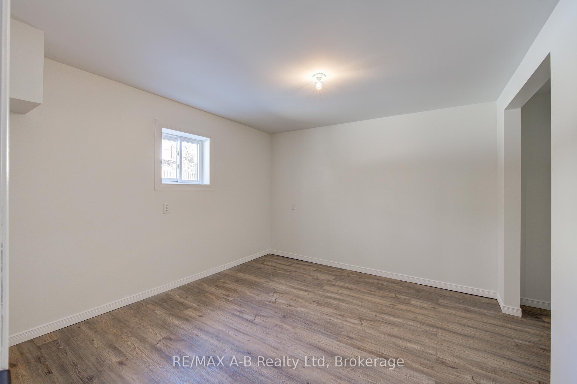 Photo 30 of 29 Dunsford Crescent, St. Marys — HOMEH