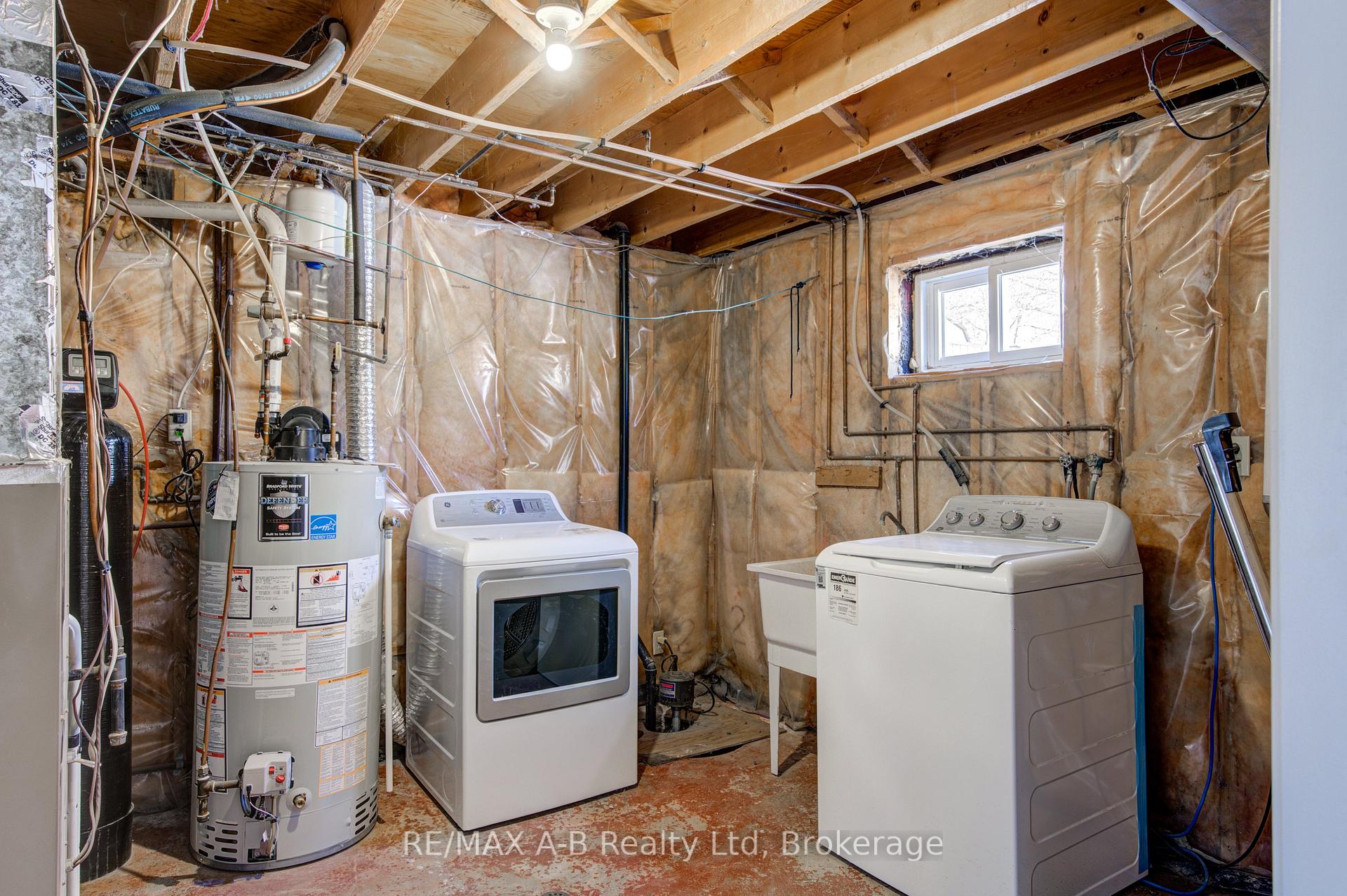 Photo 31 of 29 Dunsford Crescent, St. Marys — HOMEH
