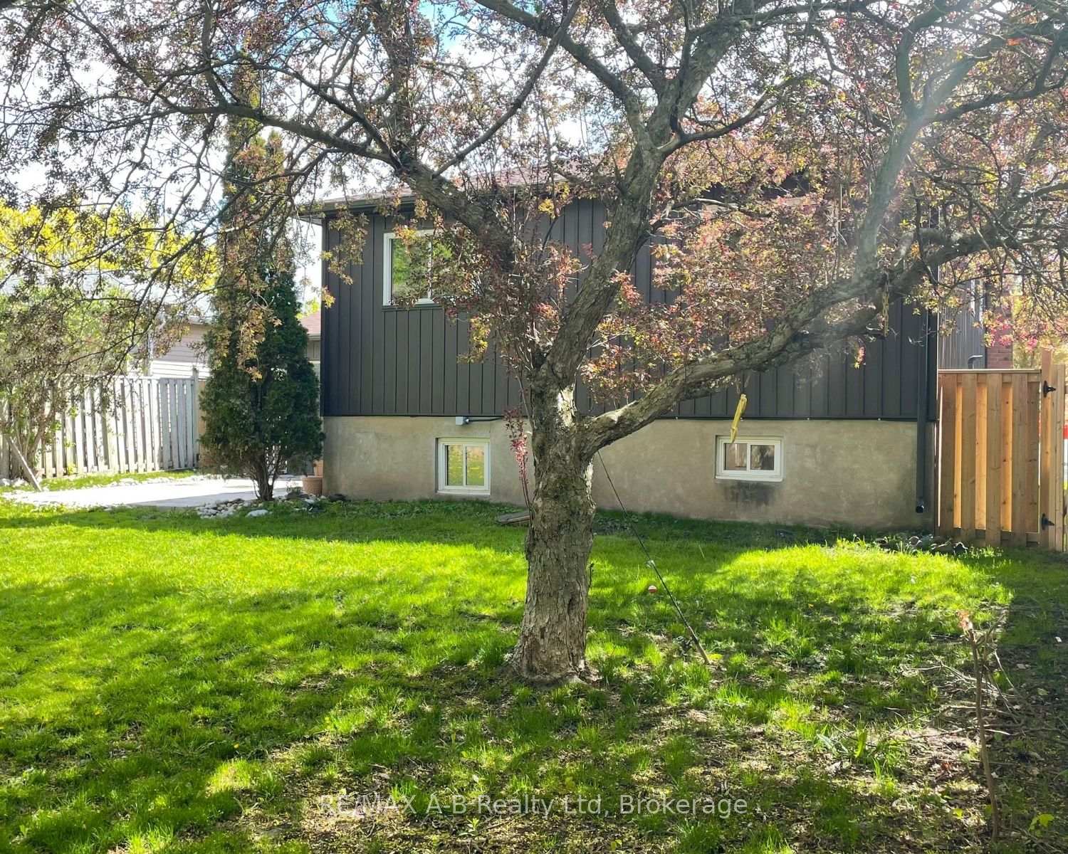 Photo 37 of 29 Dunsford Crescent, St. Marys — HOMEH