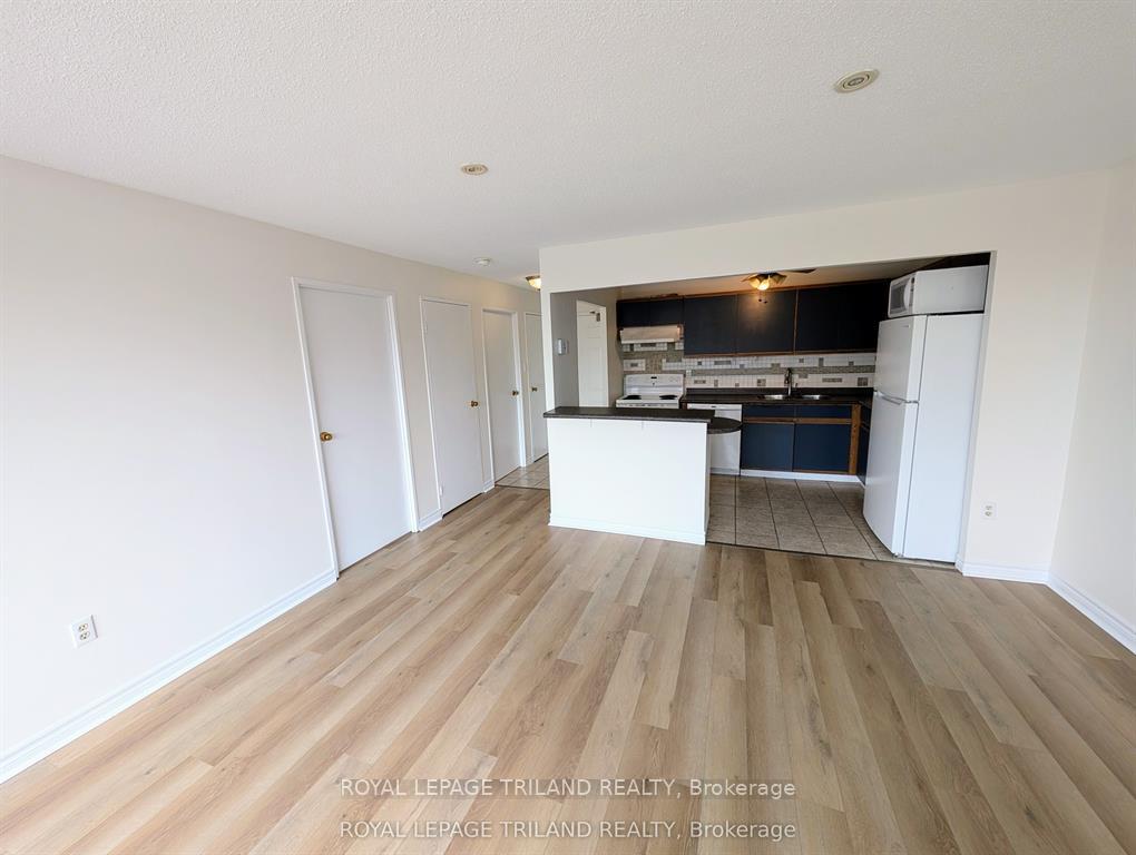 Photo 9 of Unit 306, 135 Base Line Road W, London, South E — HOMEH