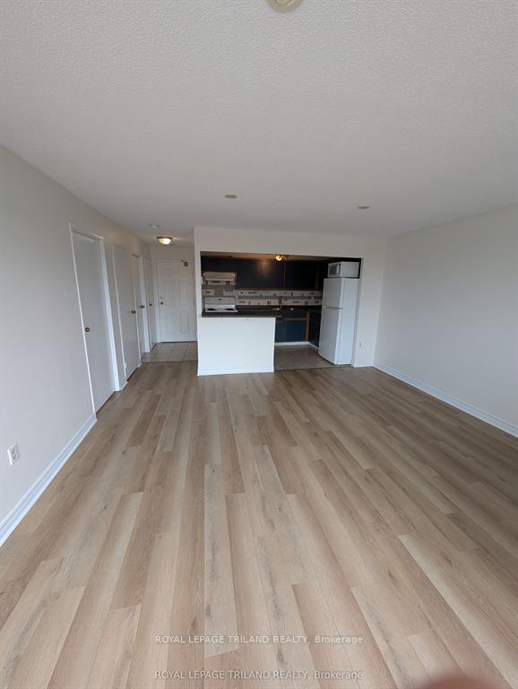 Photo 10 of Unit 306, 135 Base Line Road W, London, South E — HOMEH