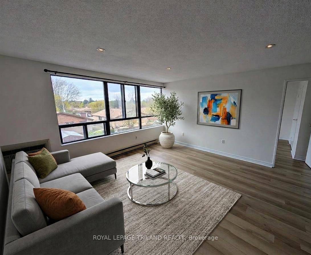 Photo 11 of Unit 306, 135 Base Line Road W, London, South E — HOMEH