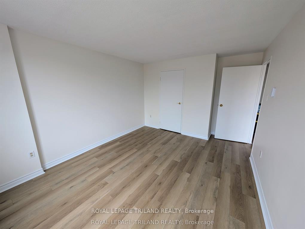 Photo 16 of Unit 306, 135 Base Line Road W, London, South E — HOMEH