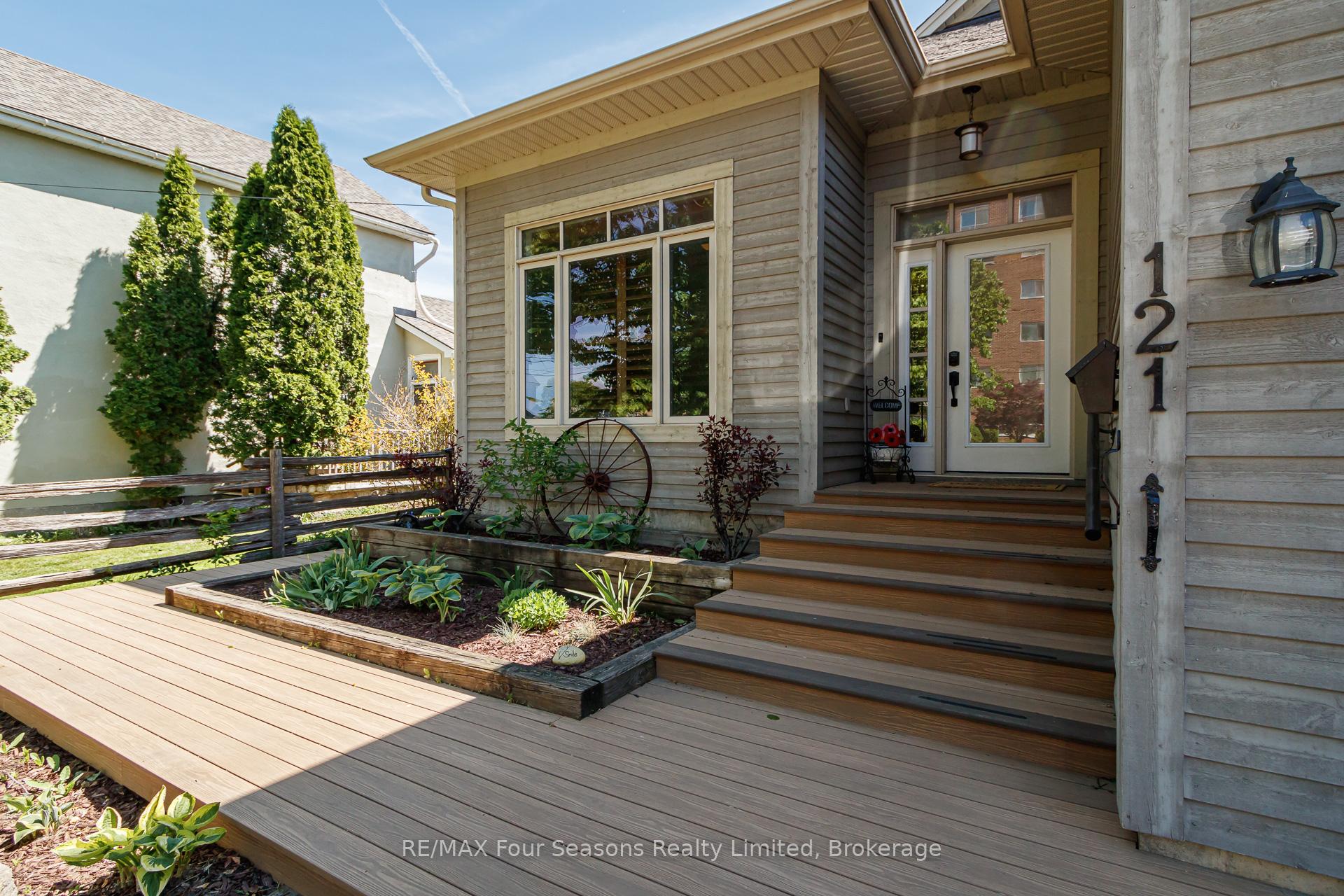 Photo 2 of 121 Elm Street, Collingwood — HOMEH