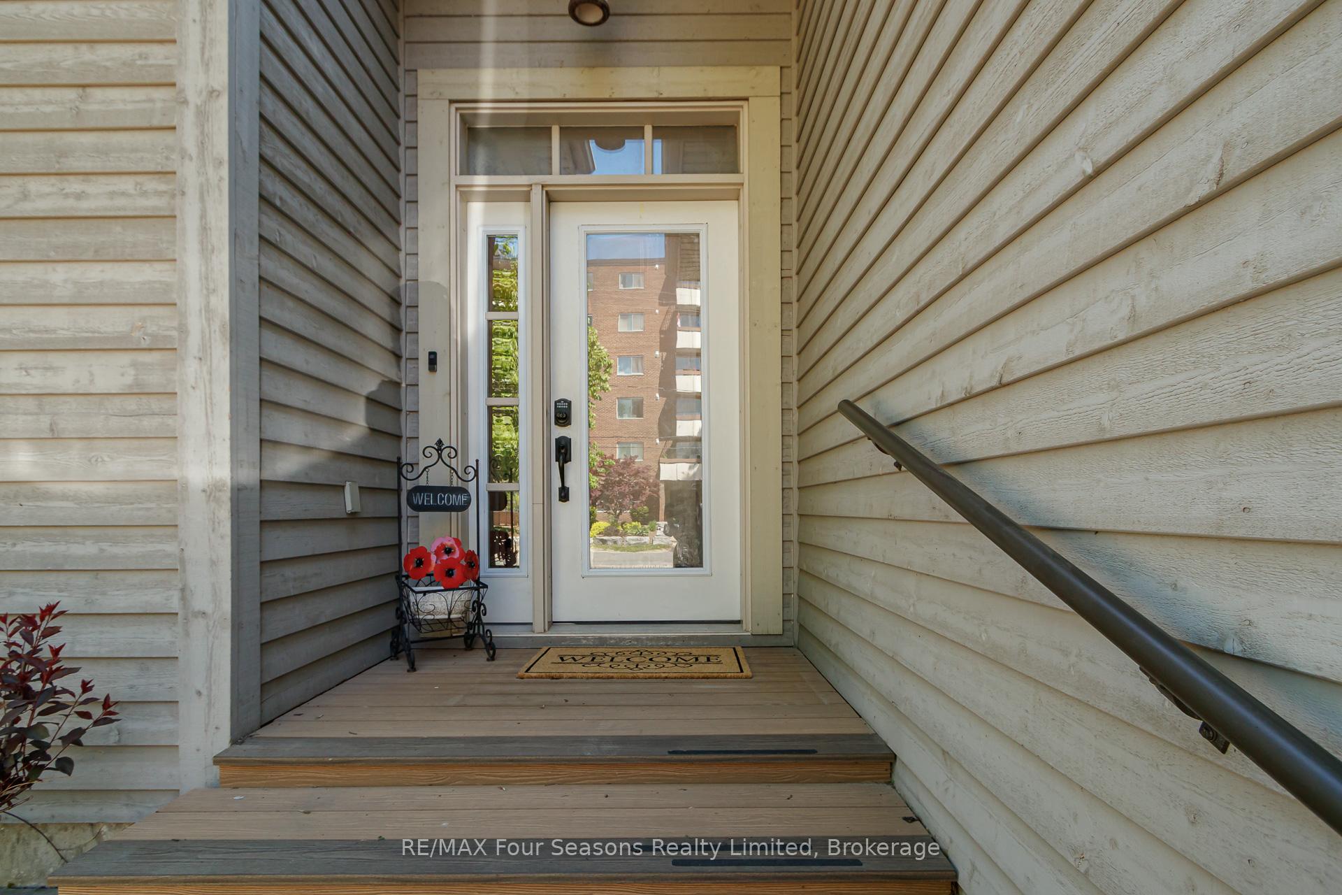 Photo 10 of 121 Elm Street, Collingwood — HOMEH