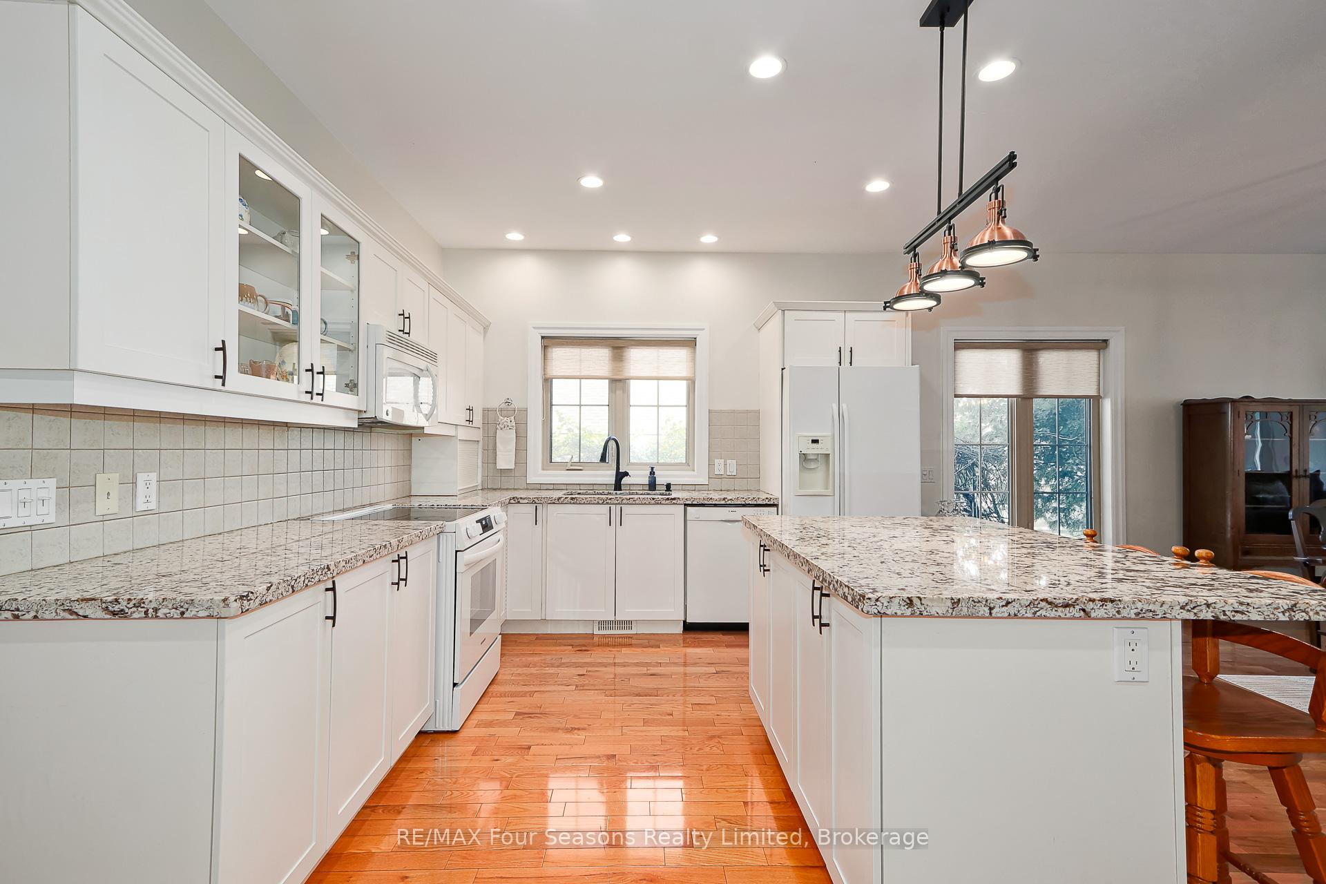 Photo 13 of 121 Elm Street, Collingwood — HOMEH