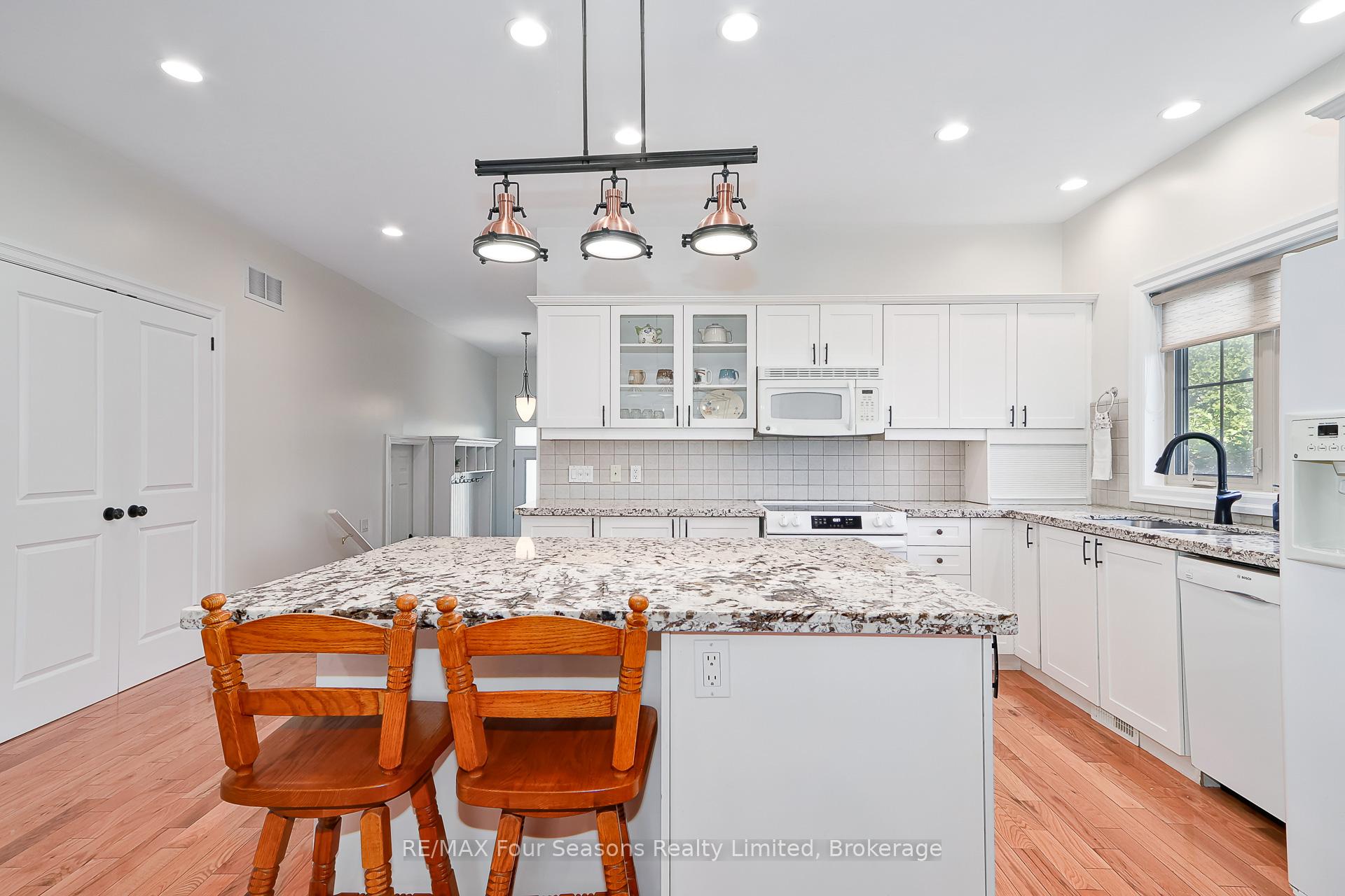 Photo 15 of 121 Elm Street, Collingwood — HOMEH