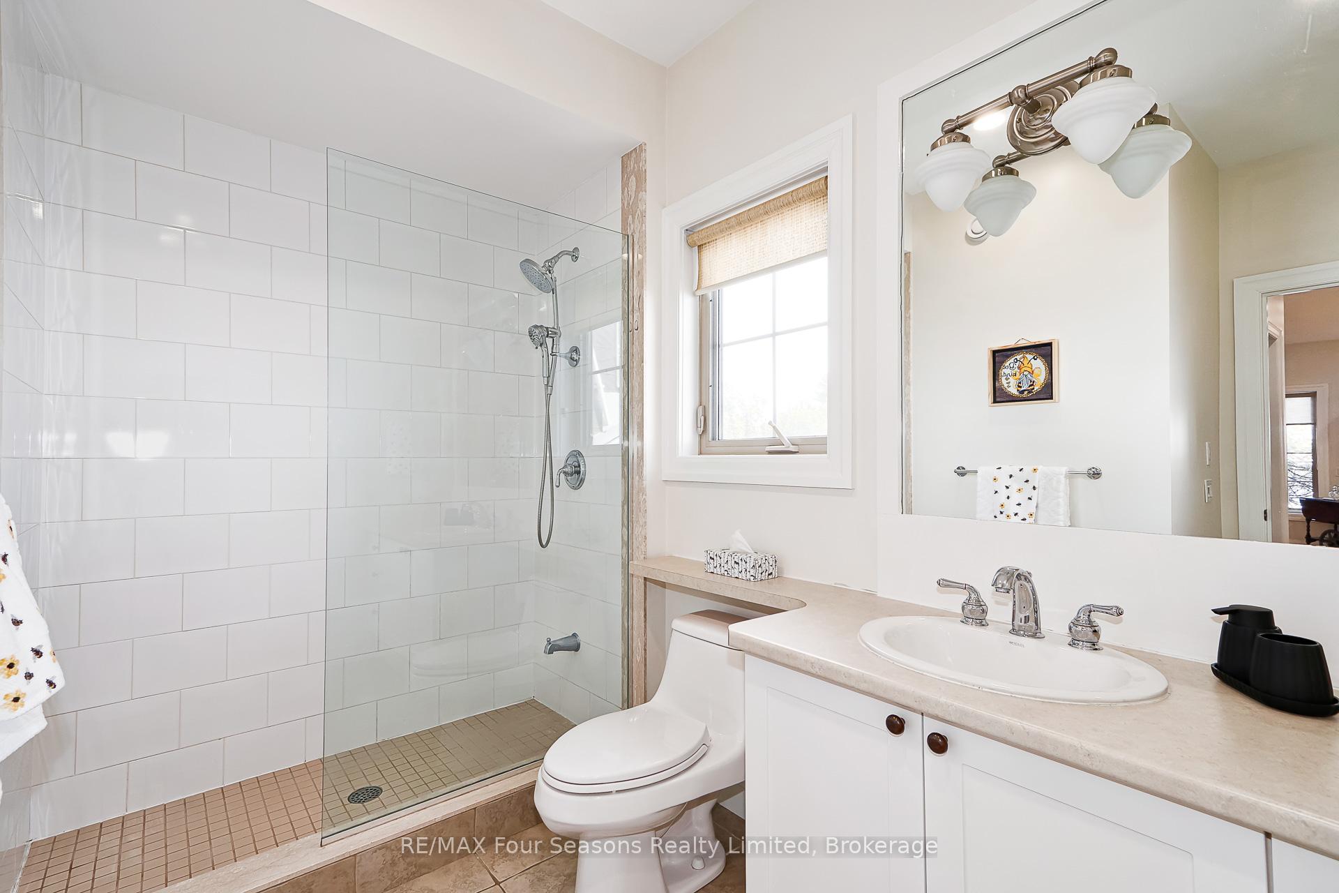 Photo 28 of 121 Elm Street, Collingwood — HOMEH
