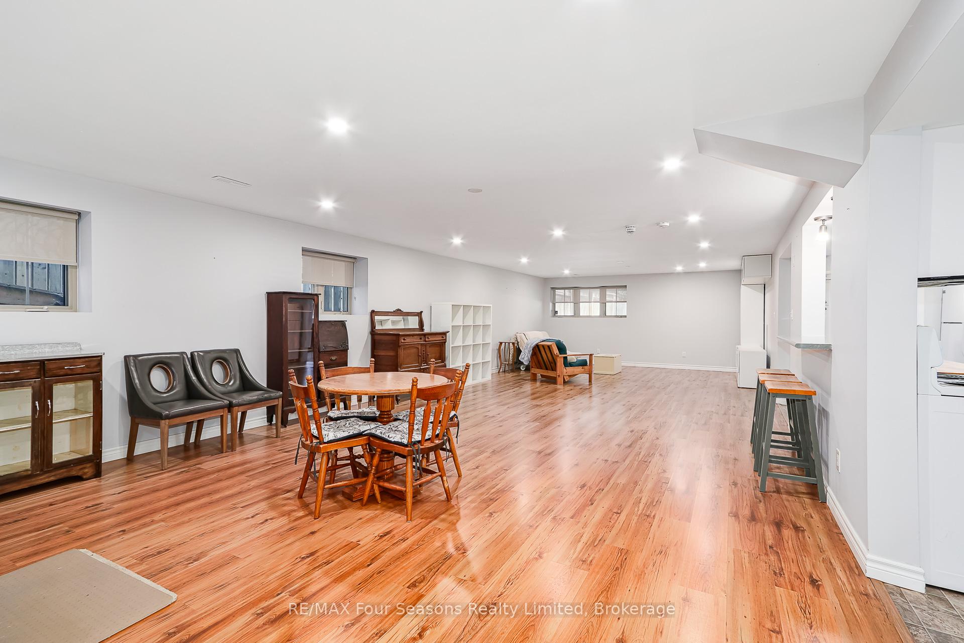 Photo 33 of 121 Elm Street, Collingwood — HOMEH