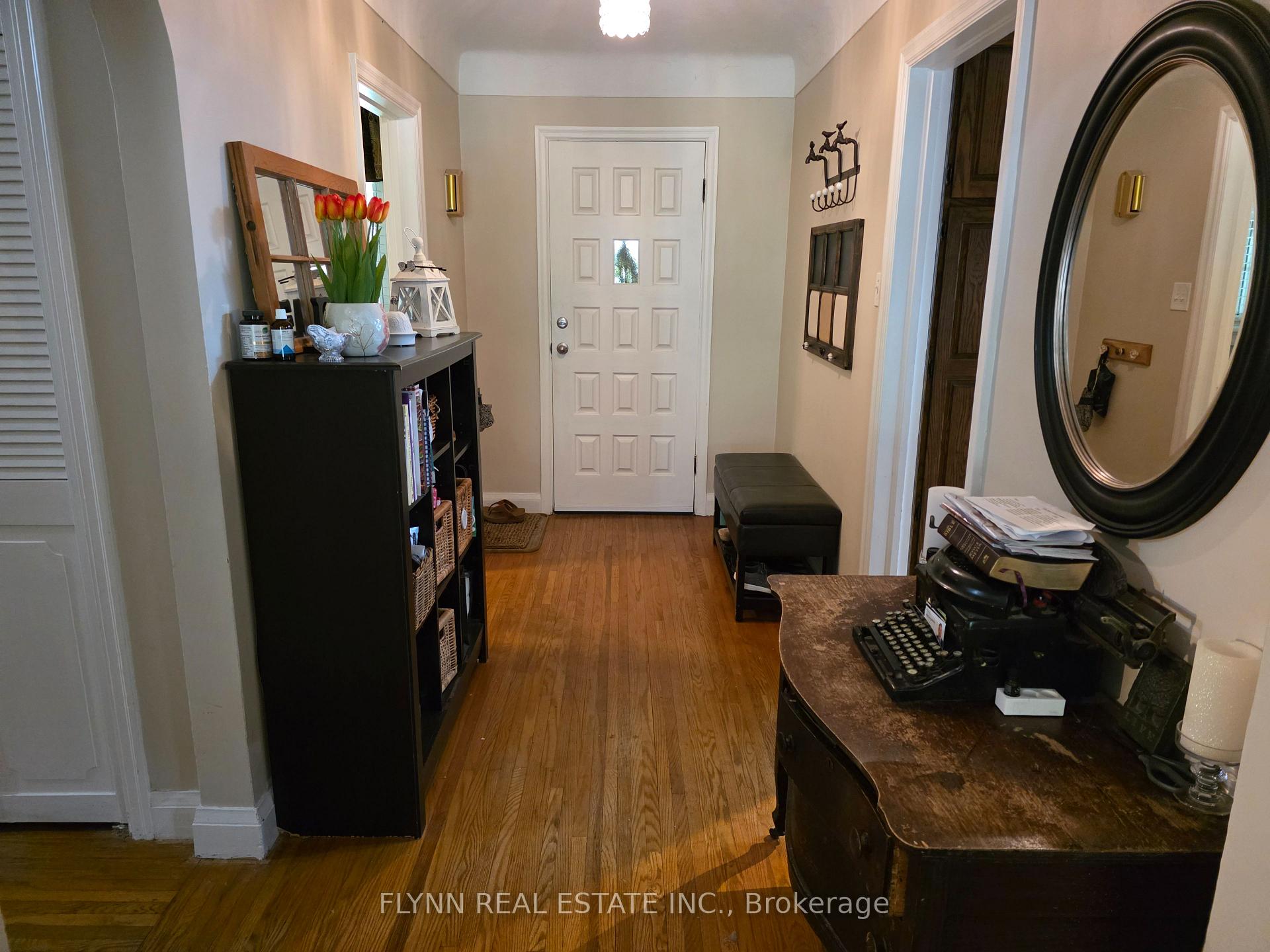 Photo 8 of 5896 Valley Way, Niagara Falls, Cherrywood — HOMEH