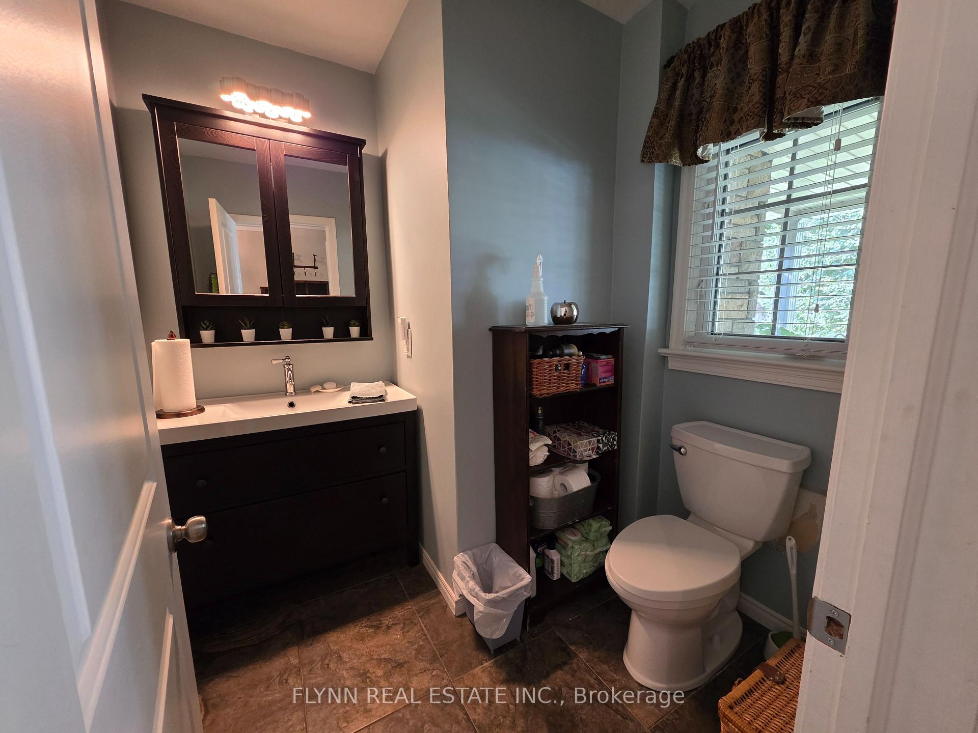 Photo 10 of 5896 Valley Way, Niagara Falls, Cherrywood — HOMEH