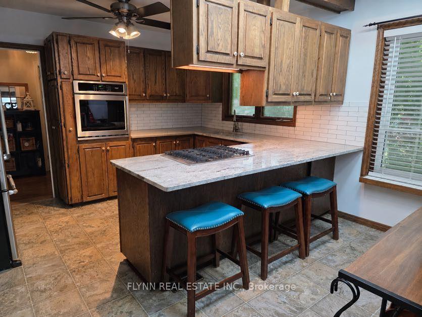 Photo 16 of 5896 Valley Way, Niagara Falls, Cherrywood — HOMEH
