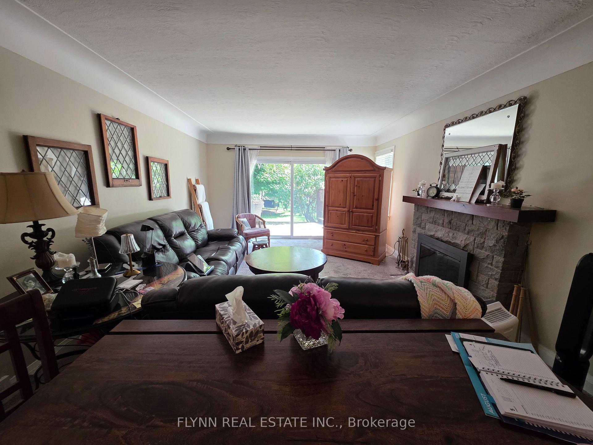 Photo 14 of 5896 Valley Way, Niagara Falls, Cherrywood — HOMEH