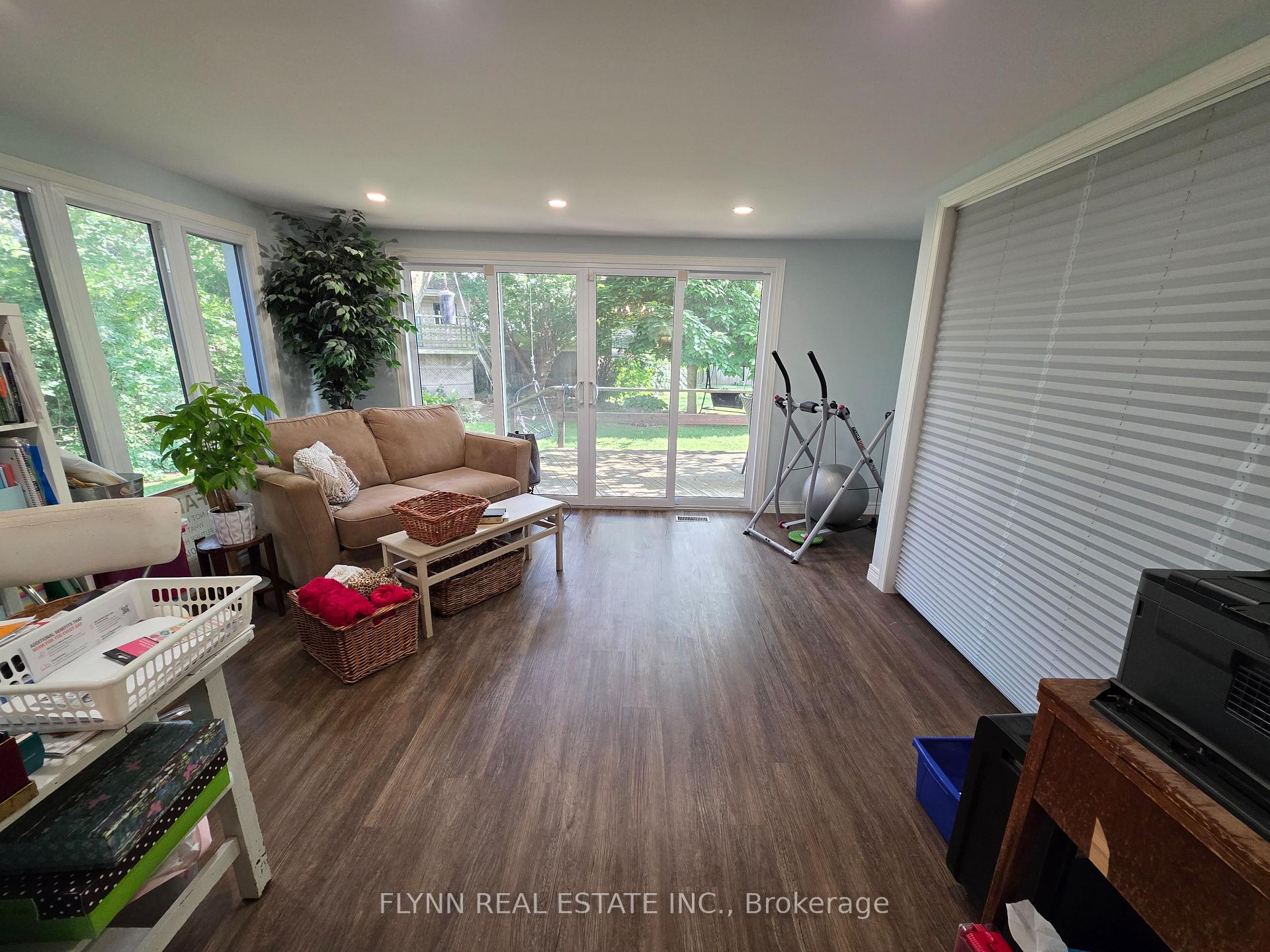 Photo 25 of 5896 Valley Way, Niagara Falls, Cherrywood — HOMEH