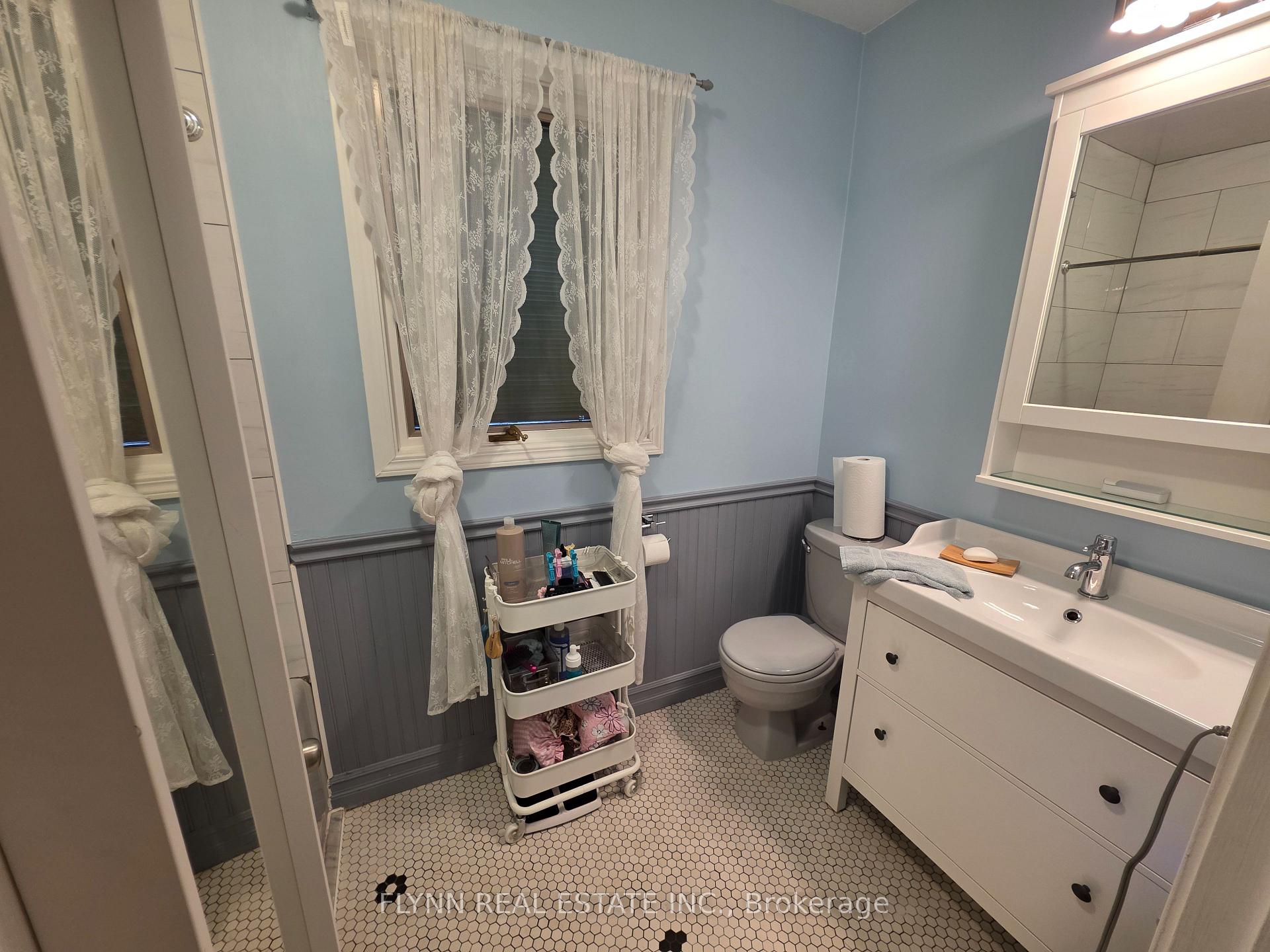 Photo 43 of 5896 Valley Way, Niagara Falls, Cherrywood — HOMEH