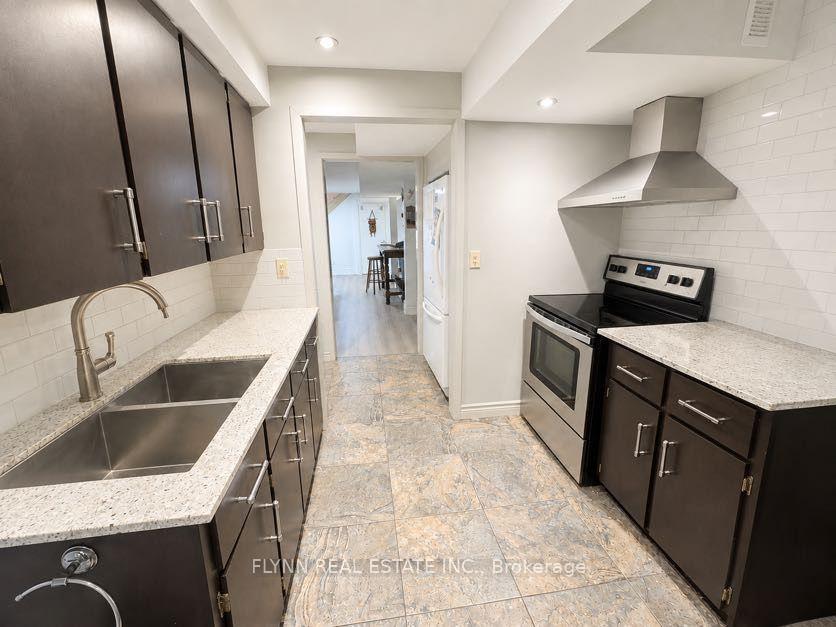 Photo 57 of 5896 Valley Way, Niagara Falls, Cherrywood — HOMEH