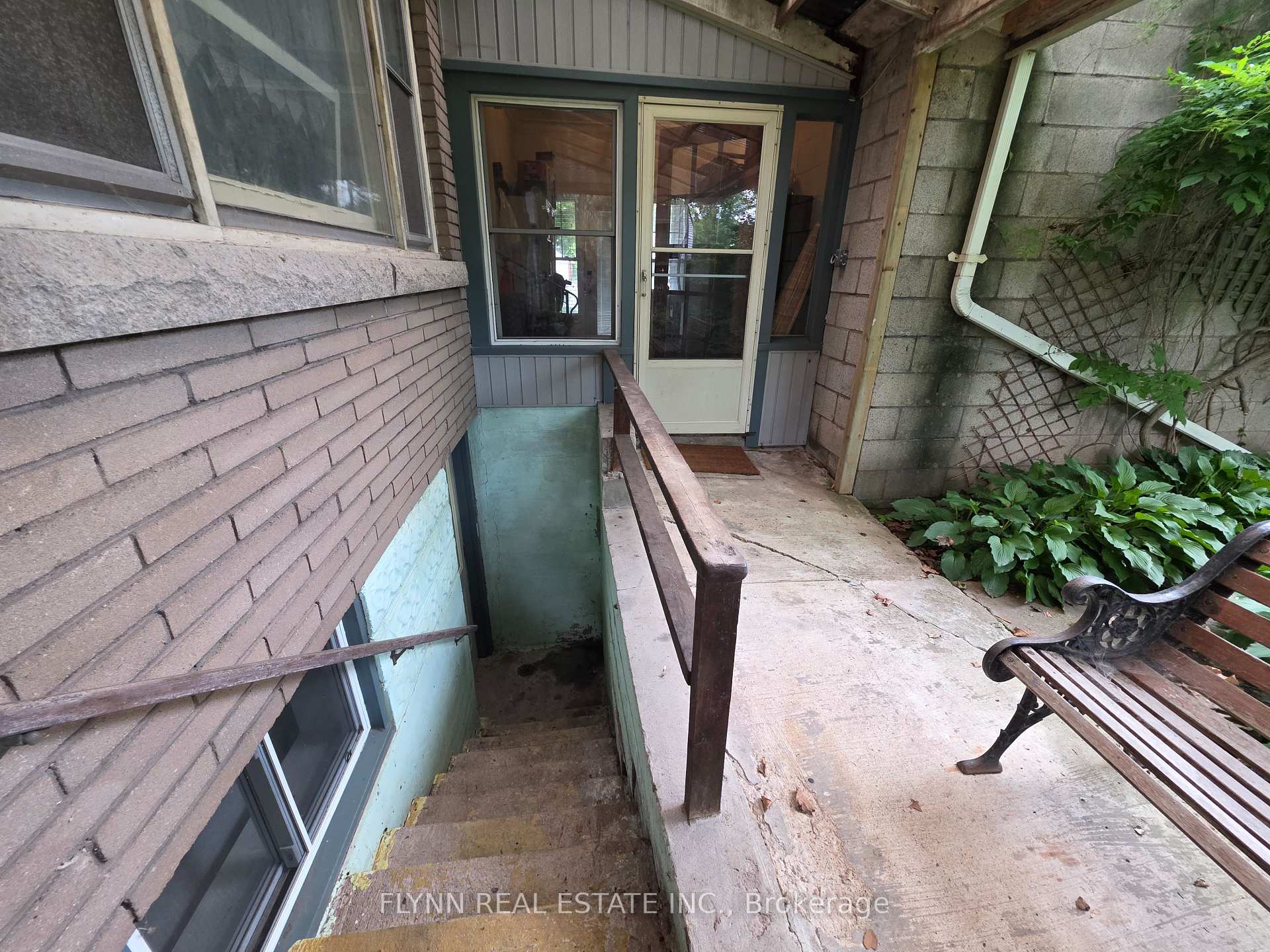 Photo 66 of 5896 Valley Way, Niagara Falls, Cherrywood — HOMEH