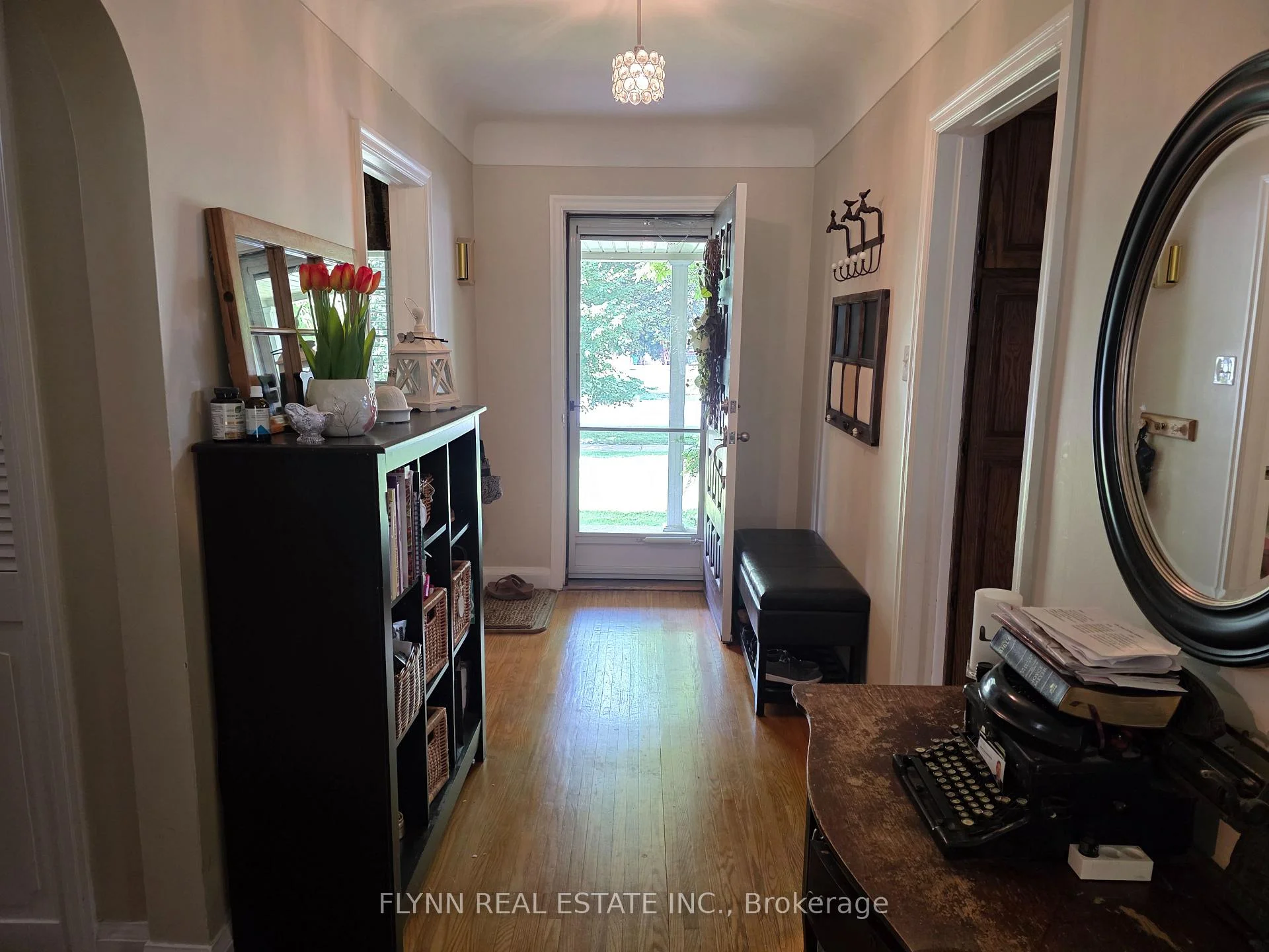 Photo 7 of 5896 Valley Way, Niagara Falls, Cherrywood — HOMEH
