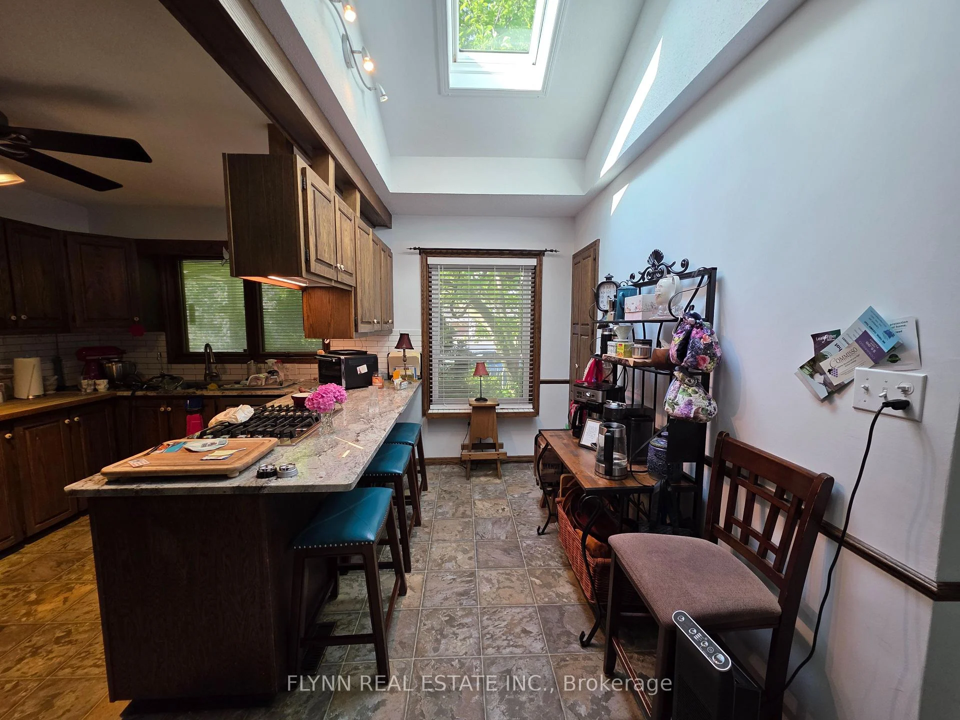 Photo 11 of 5896 Valley Way, Niagara Falls, Cherrywood — HOMEH