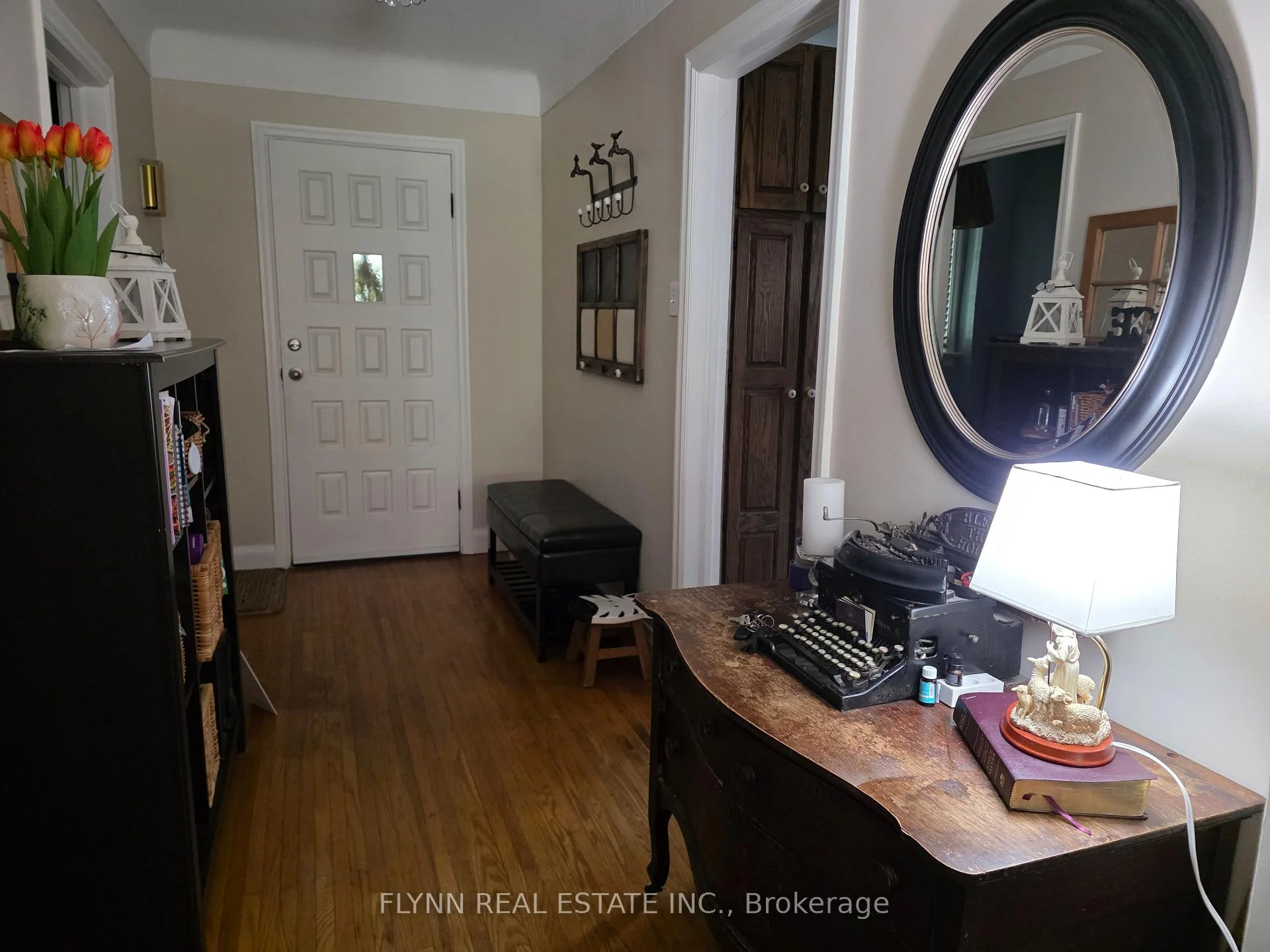 Photo 9 of 5896 Valley Way, Niagara Falls, Cherrywood — HOMEH