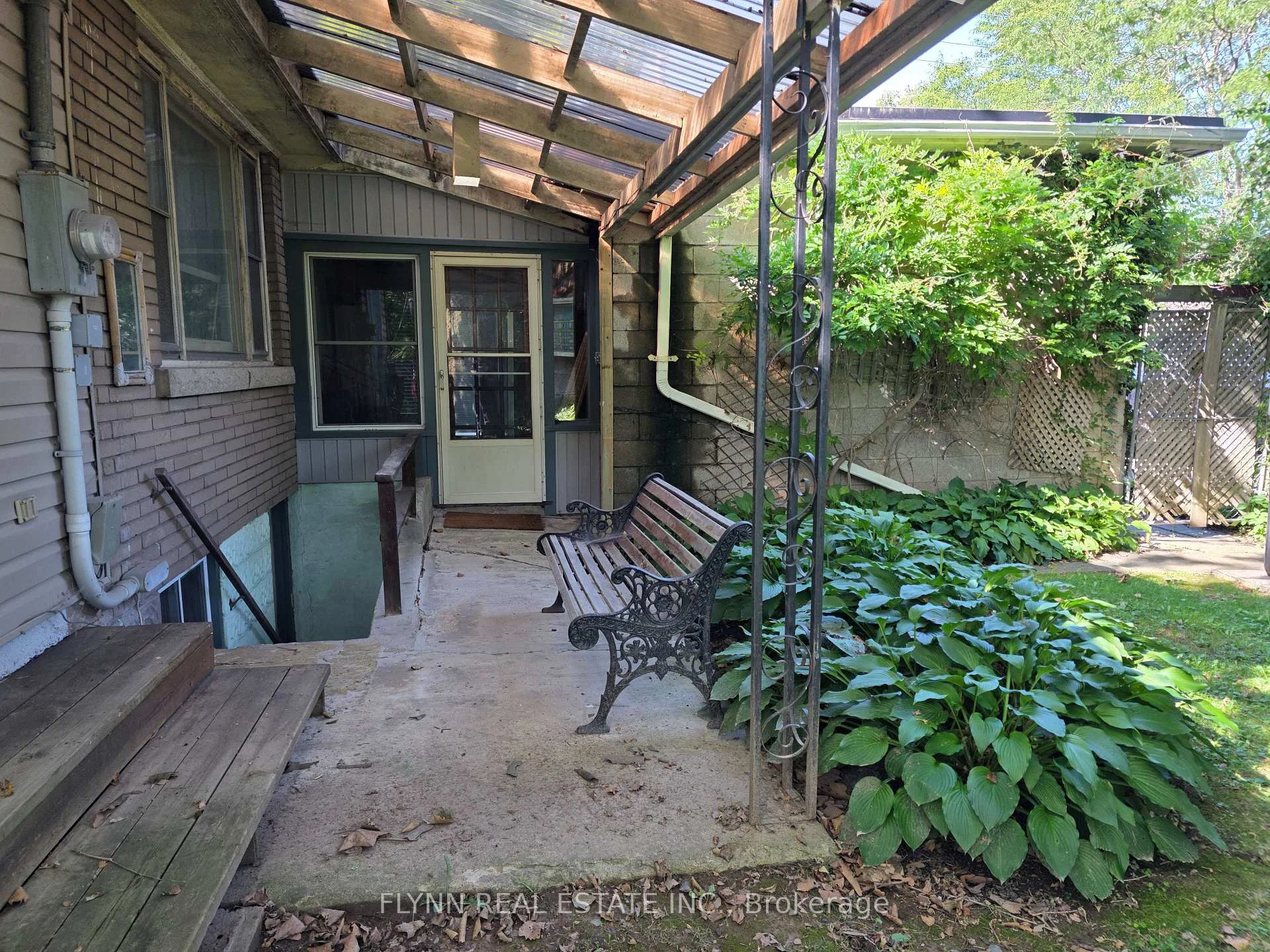 Photo 71 of 5896 Valley Way, Niagara Falls, Cherrywood — HOMEH