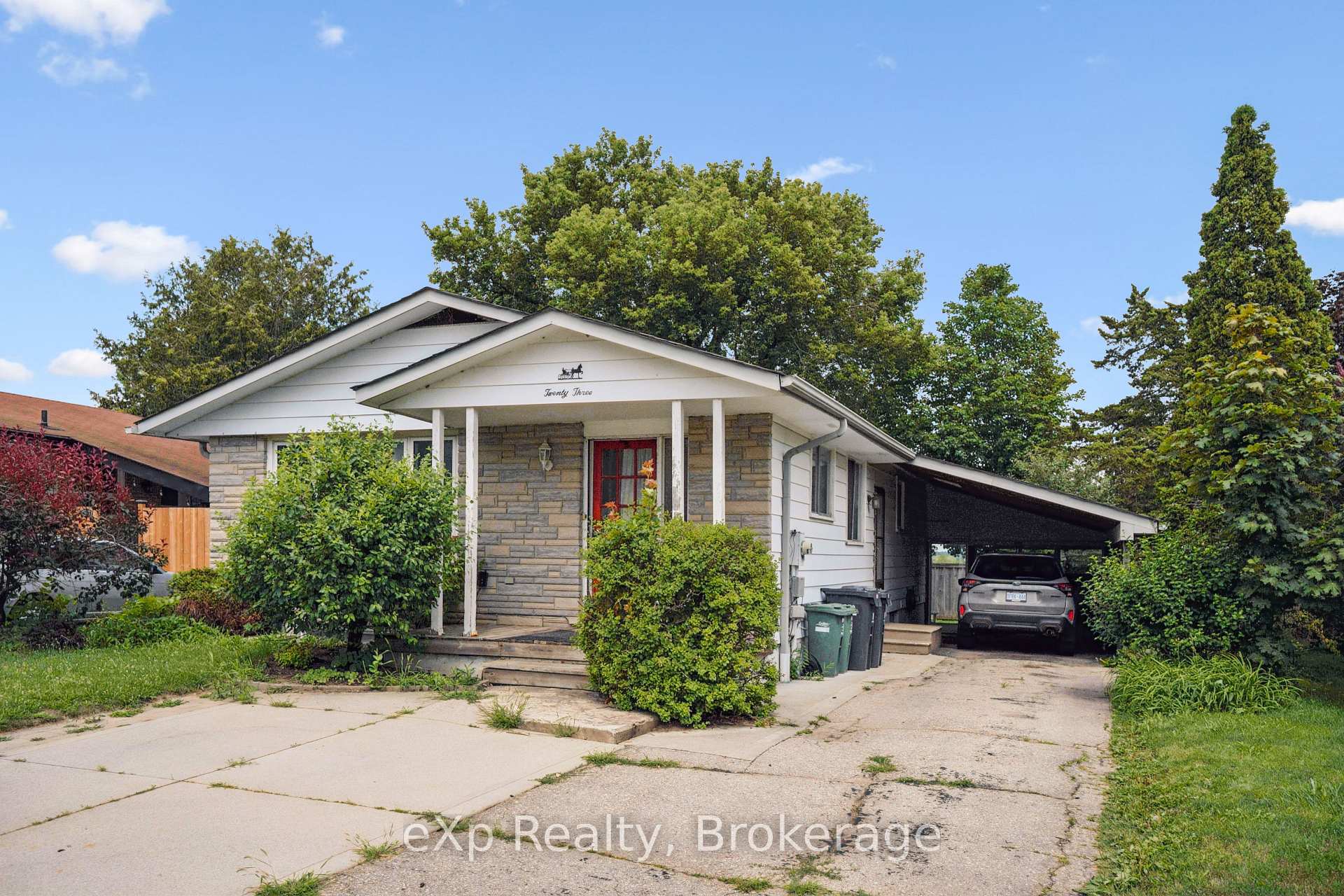 Photo 3 of 23 Muskoka Drive, Guelph, Victoria North — HOMEH