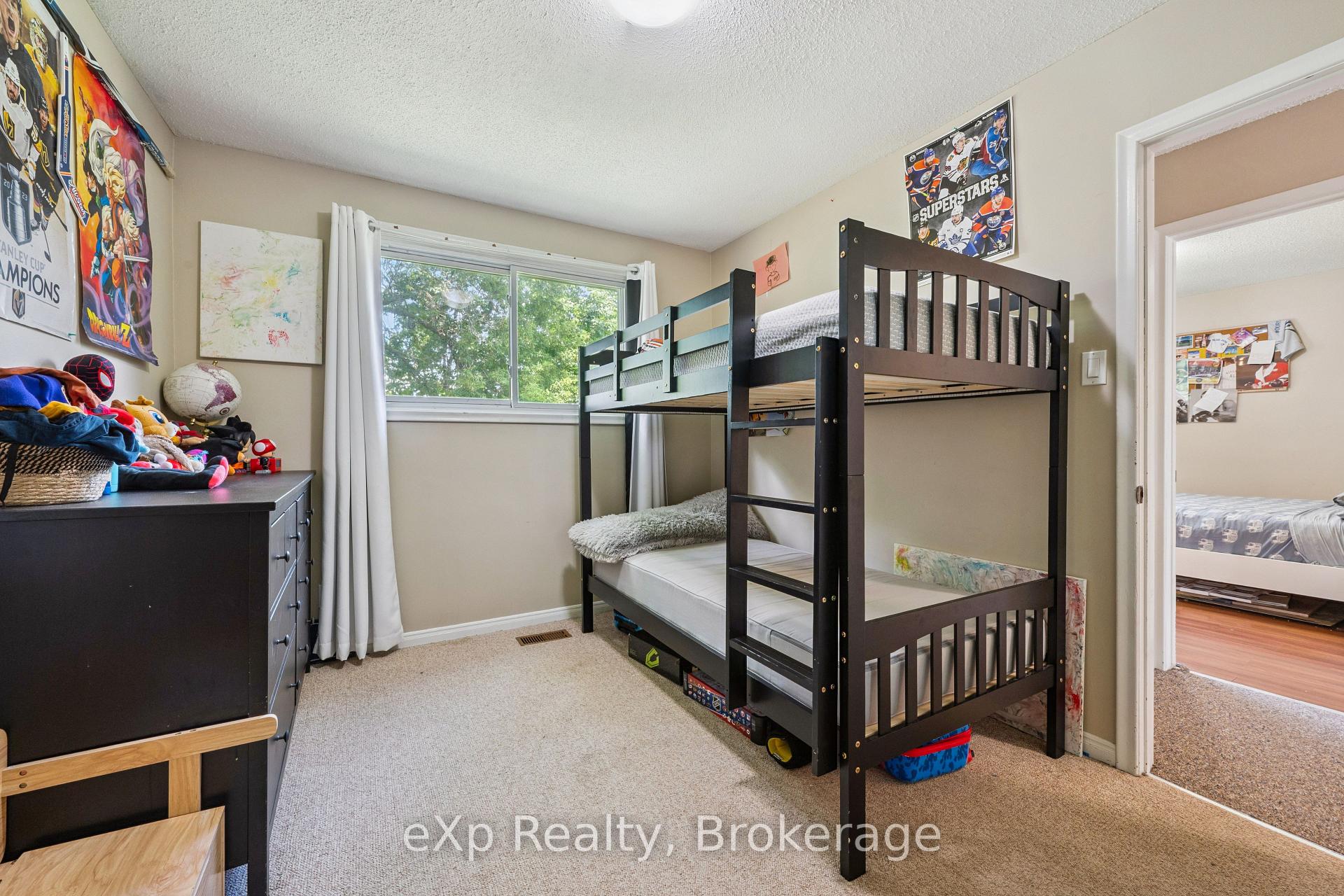 Photo 16 of 23 Muskoka Drive, Guelph, Victoria North — HOMEH