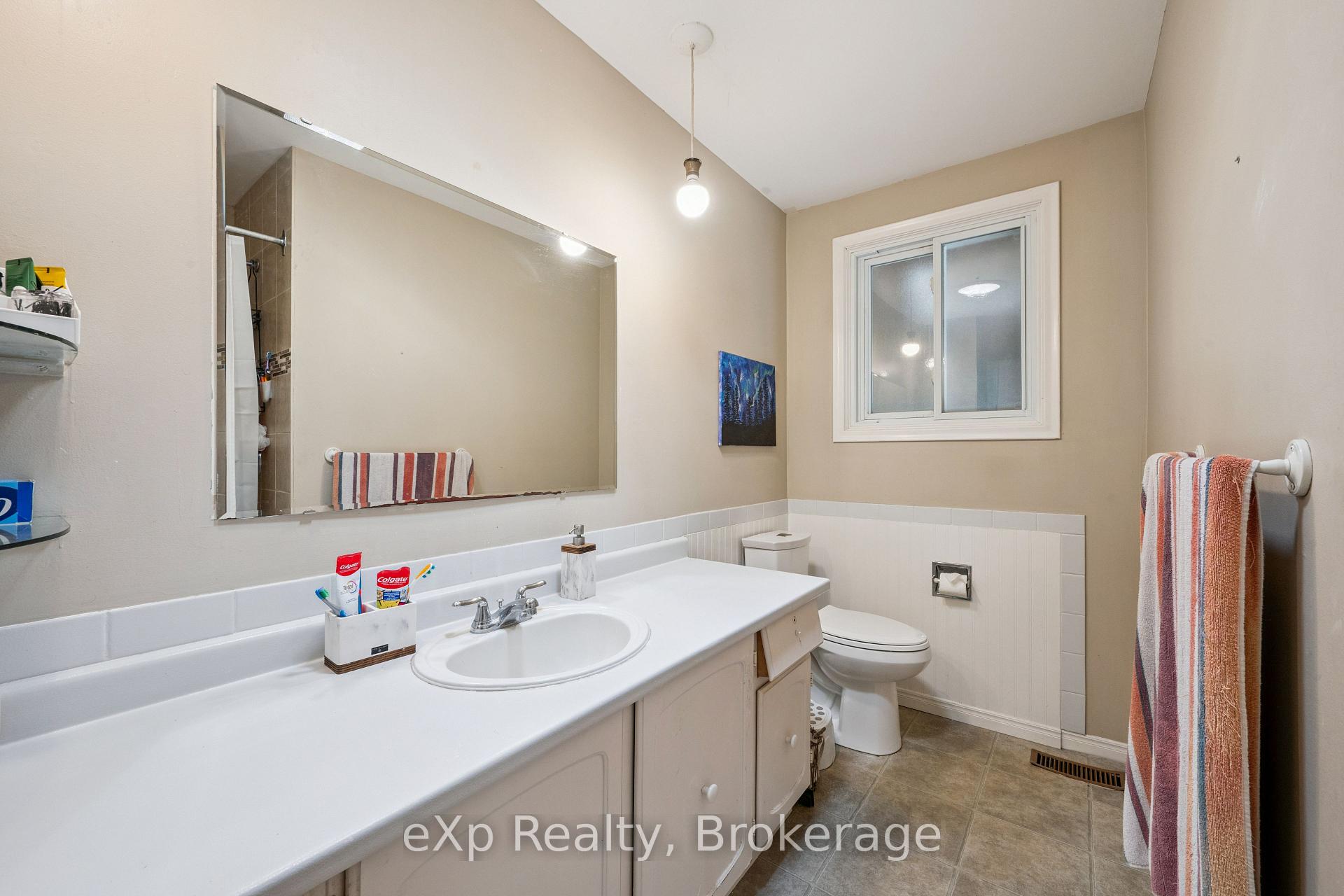 Photo 18 of 23 Muskoka Drive, Guelph, Victoria North — HOMEH