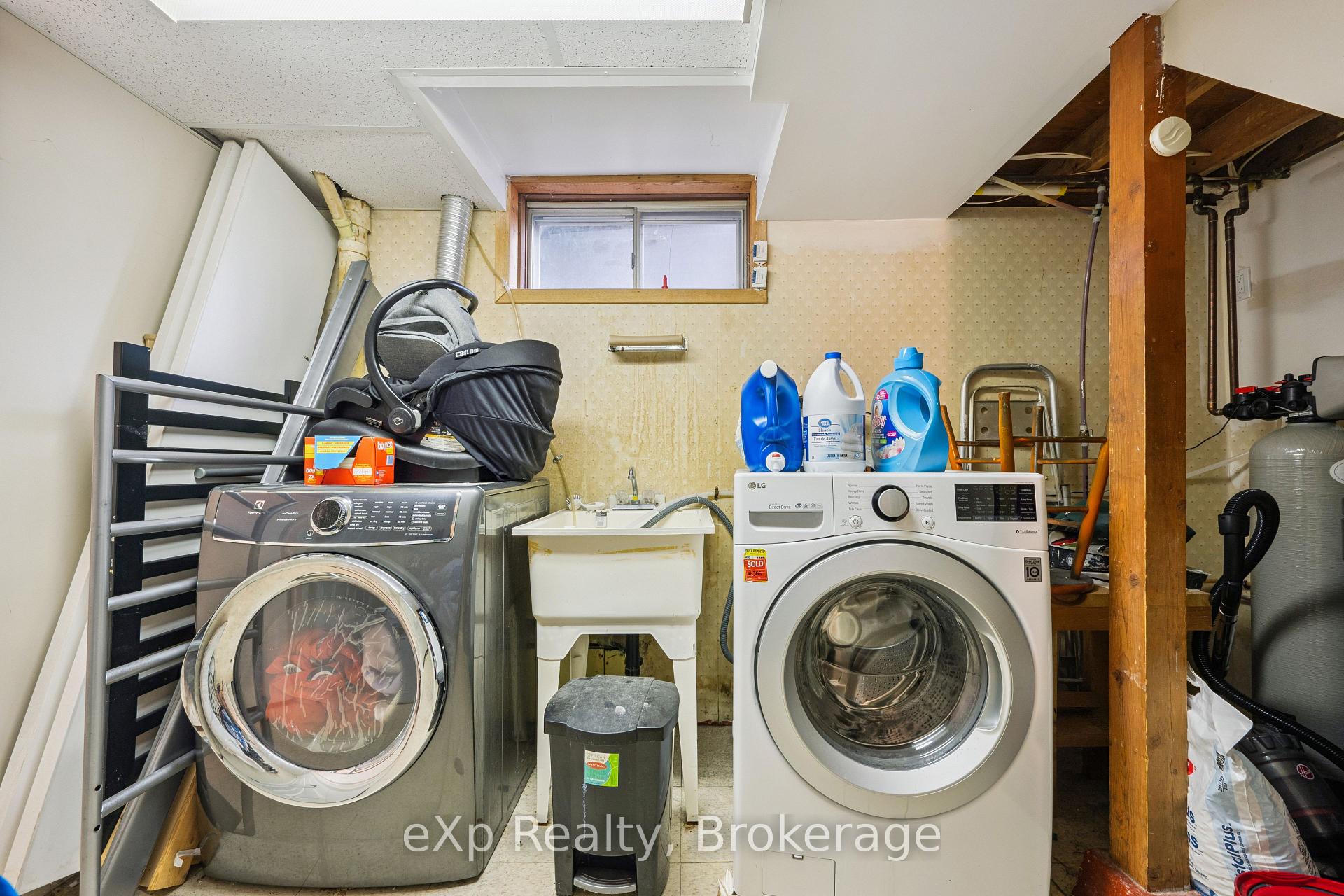 Photo 19 of 23 Muskoka Drive, Guelph, Victoria North — HOMEH