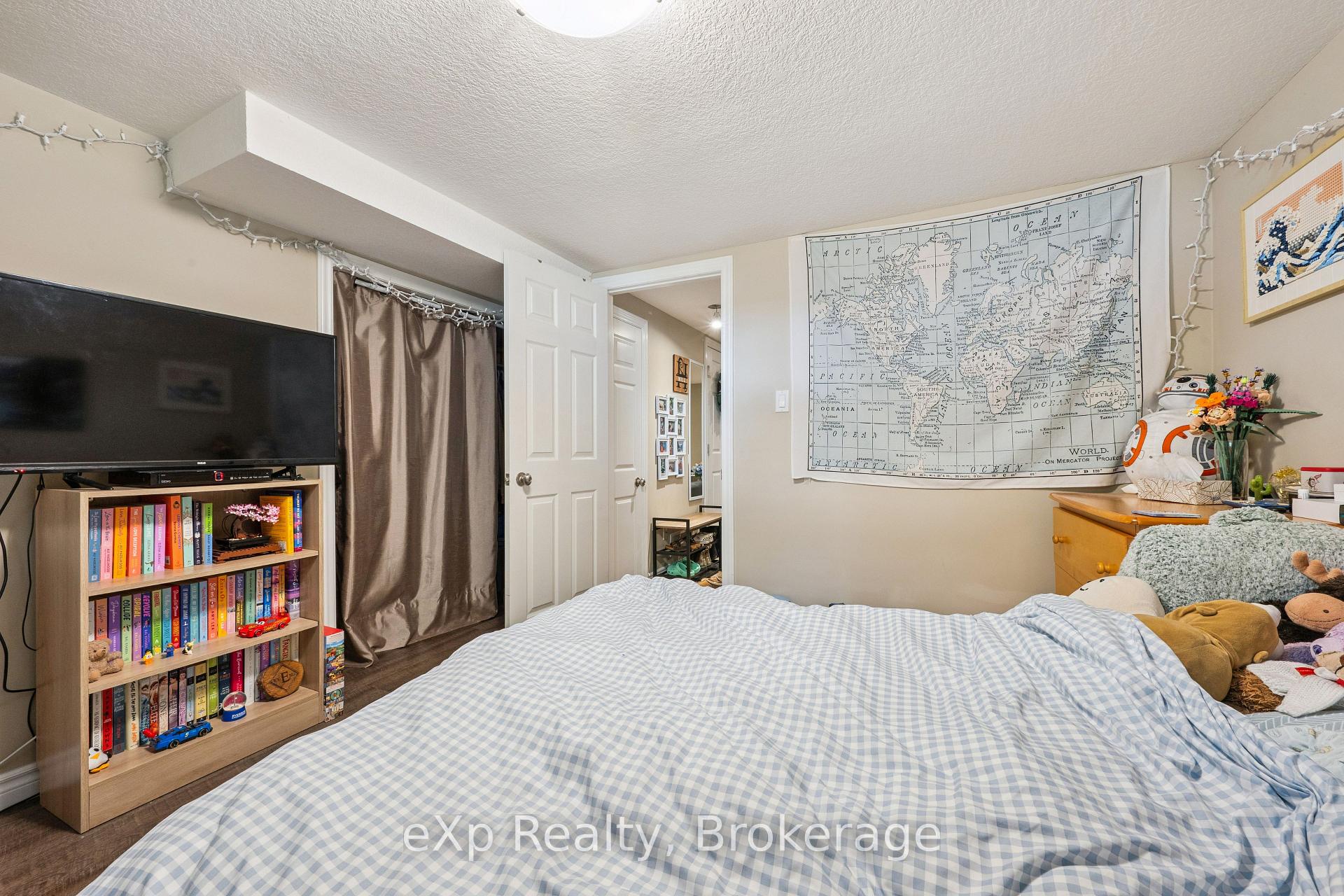 Photo 25 of 23 Muskoka Drive, Guelph, Victoria North — HOMEH