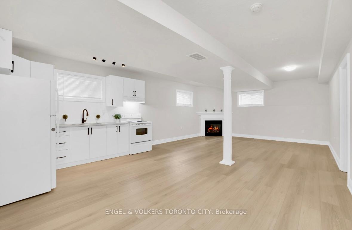 Photo 5 of Unit Lower, 125 Sovereign's Gate, Barrie, Innis-Shore — HOMEH