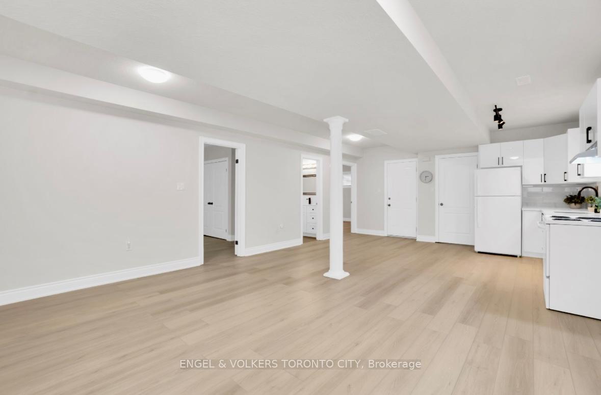 Photo 7 of Unit Lower, 125 Sovereign's Gate, Barrie, Innis-Shore — HOMEH