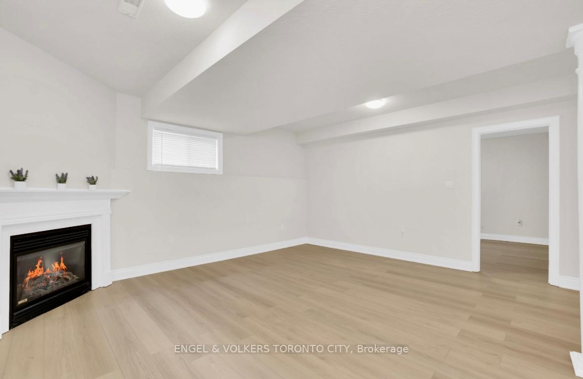 Photo 13 of Unit Lower, 125 Sovereign's Gate, Barrie, Innis-Shore — HOMEH