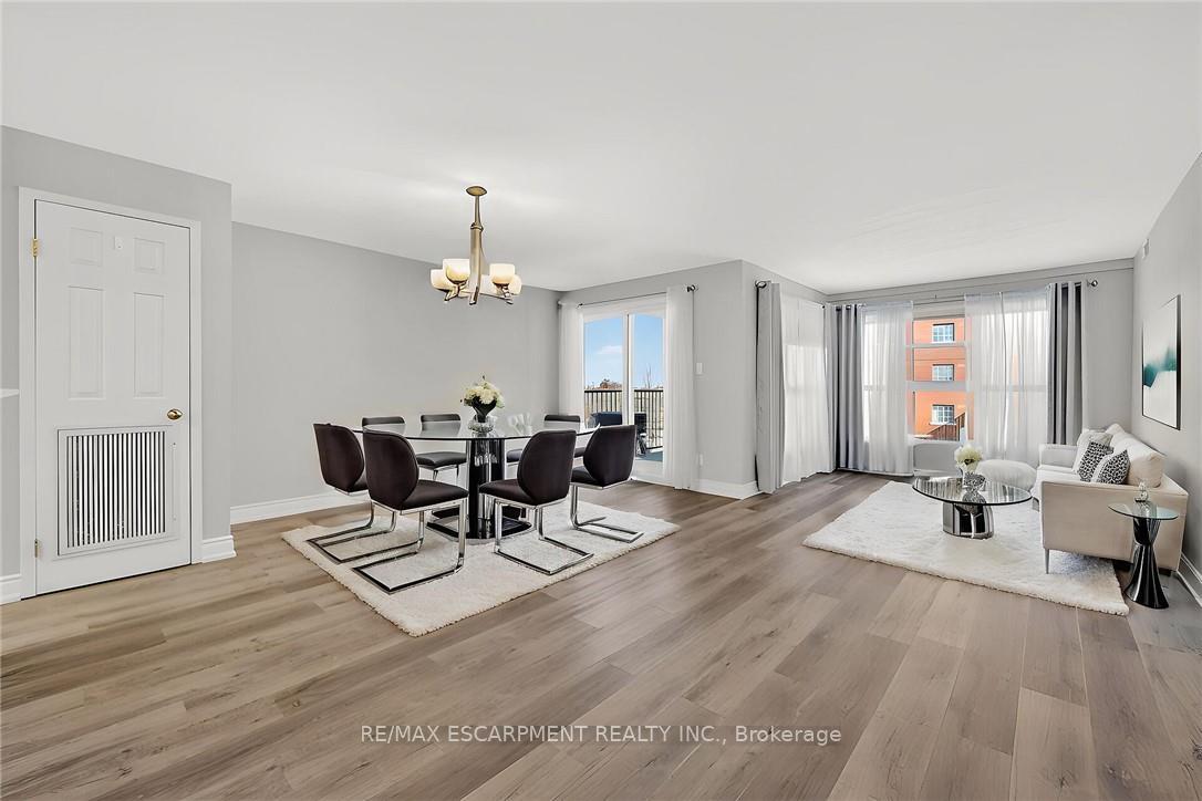 Photo 6 of Unit 303, 19 Lake Avenue S, Hamilton, Stoney Creek — HOMEH