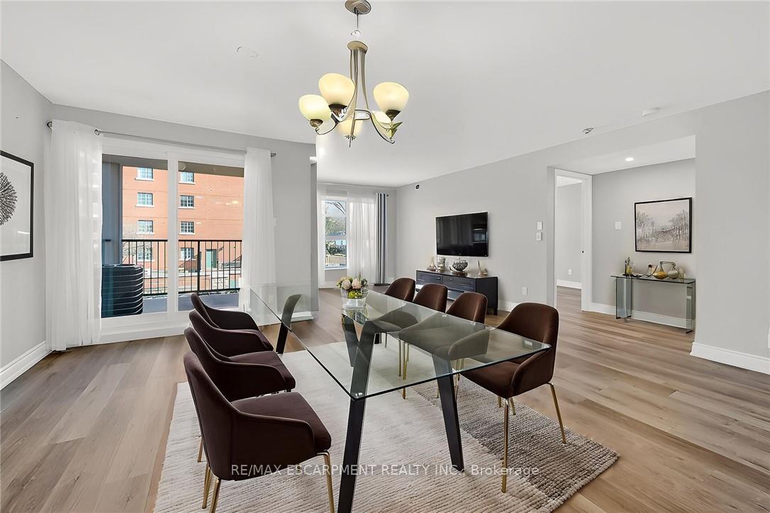 Photo 11 of Unit 303, 19 Lake Avenue S, Hamilton, Stoney Creek — HOMEH