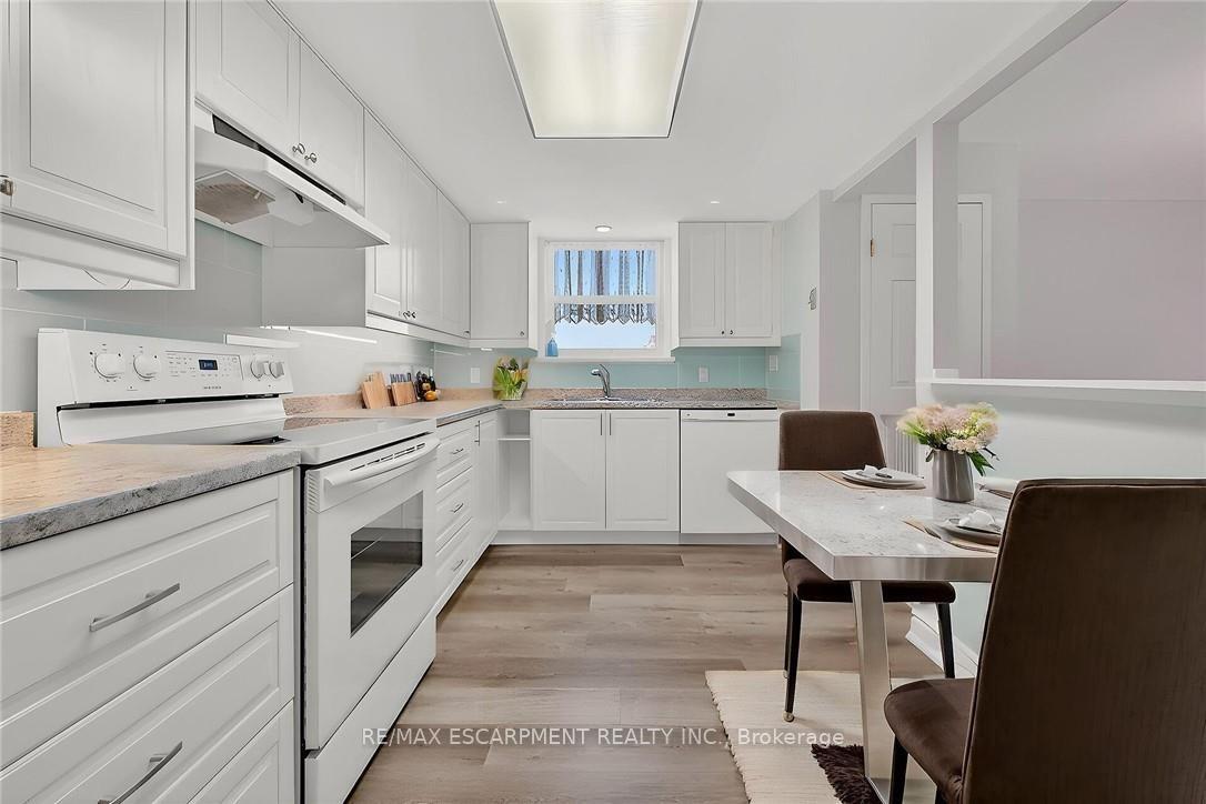 Photo 21 of Unit 303, 19 Lake Avenue S, Hamilton, Stoney Creek — HOMEH