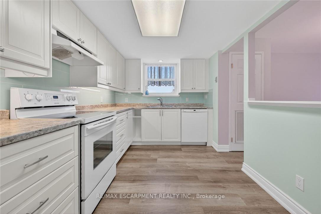 Photo 22 of Unit 303, 19 Lake Avenue S, Hamilton, Stoney Creek — HOMEH