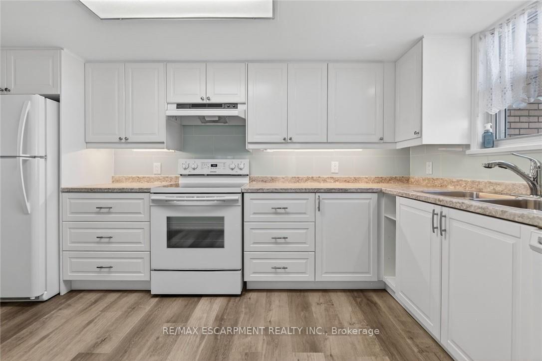Photo 24 of Unit 303, 19 Lake Avenue S, Hamilton, Stoney Creek — HOMEH