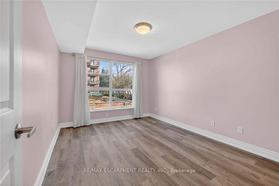 Photo 26 of Unit 303, 19 Lake Avenue S, Hamilton, Stoney Creek — HOMEH