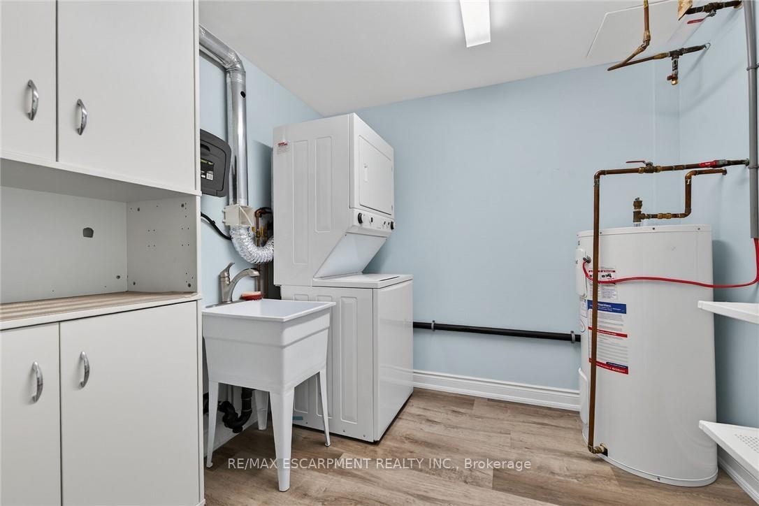 Photo 32 of Unit 303, 19 Lake Avenue S, Hamilton, Stoney Creek — HOMEH