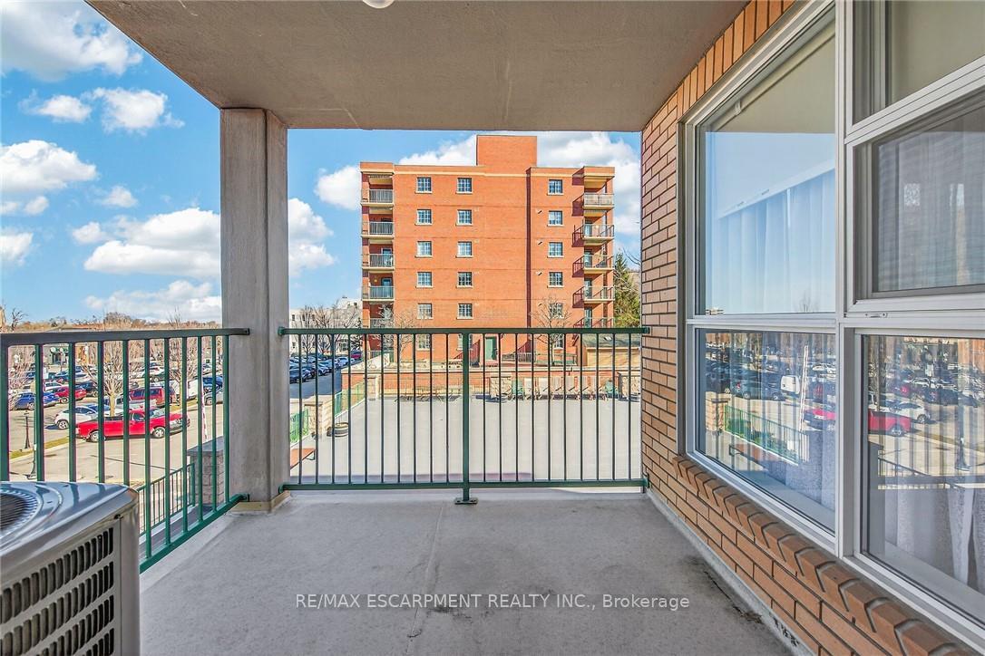 Photo 34 of Unit 303, 19 Lake Avenue S, Hamilton, Stoney Creek — HOMEH